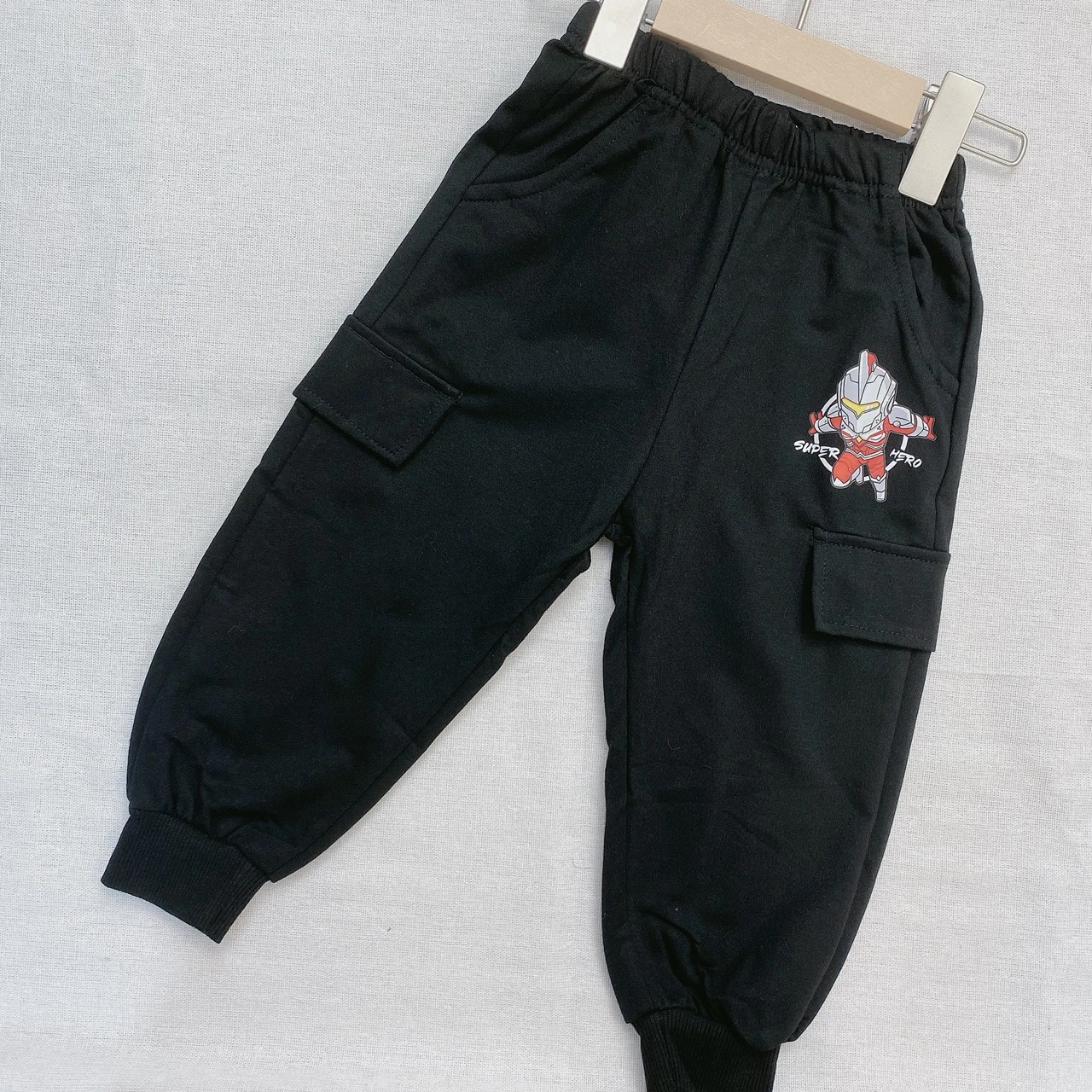 YM-5789黑超人縮口褲