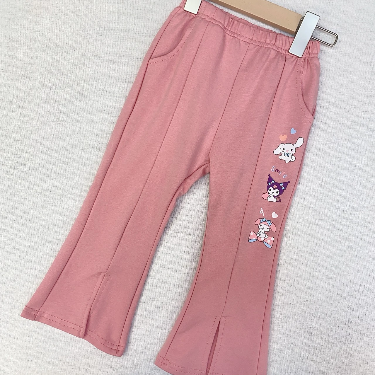 IB-6588粉三麗鷗前開岔長褲