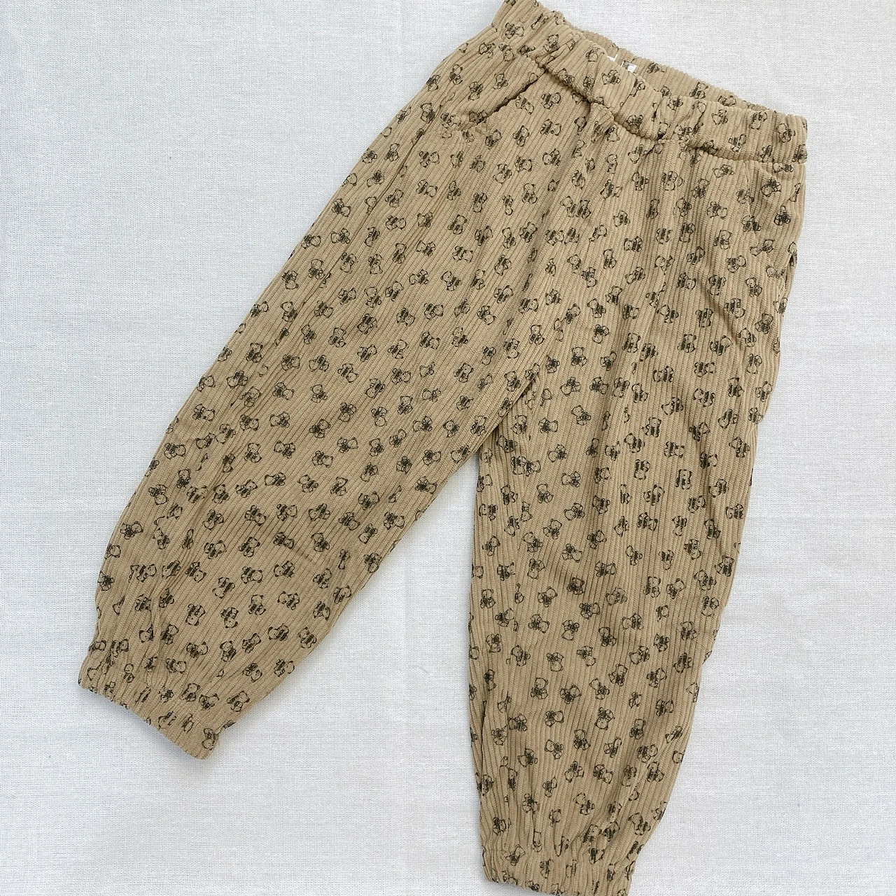 YM-5773咖滿版熊熊坑條縮口褲
