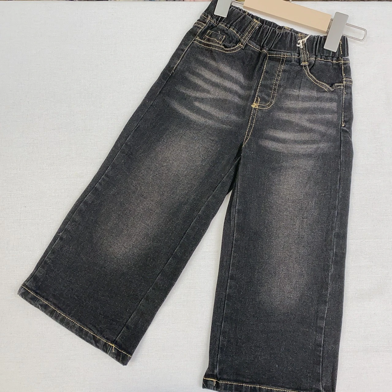 IB-9440黑刷色牛仔褲