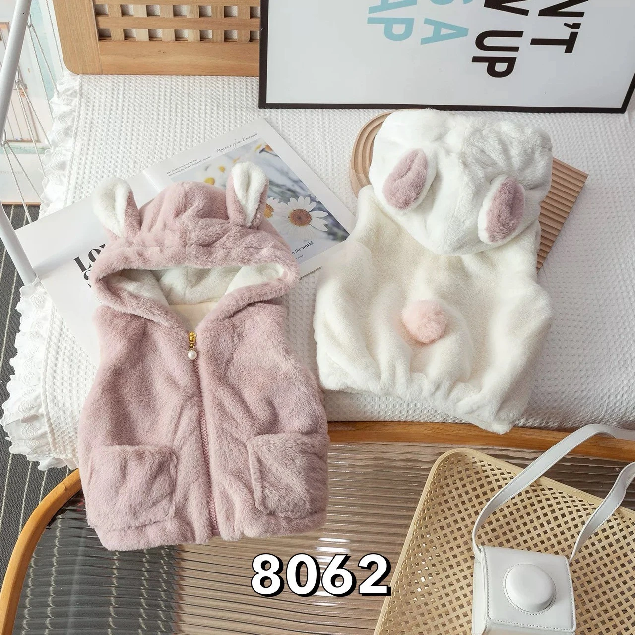 UG-8062兔兔毛絨絨背心