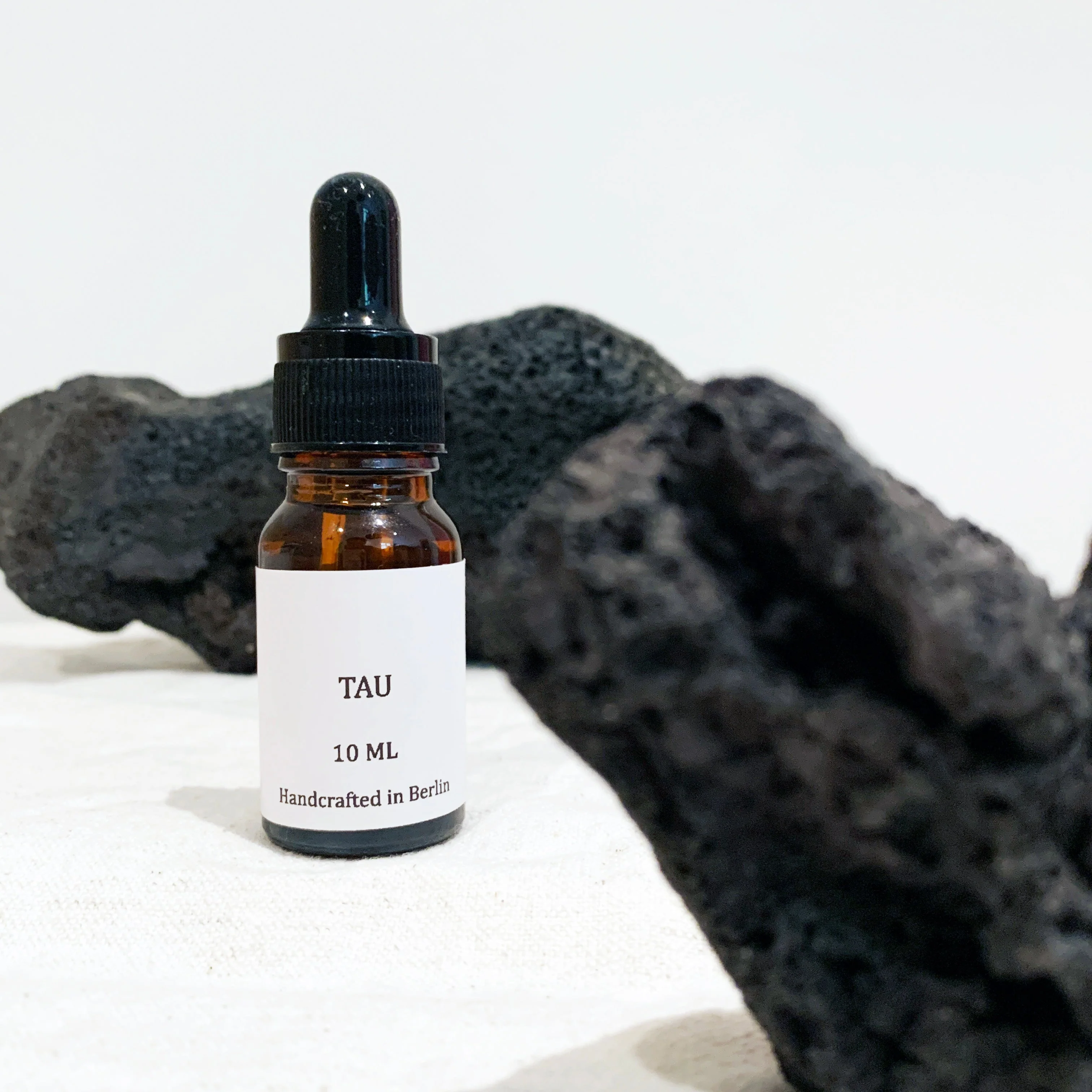 TAU夏雨氣息 手工精油 & 火山岩擴香石 套組