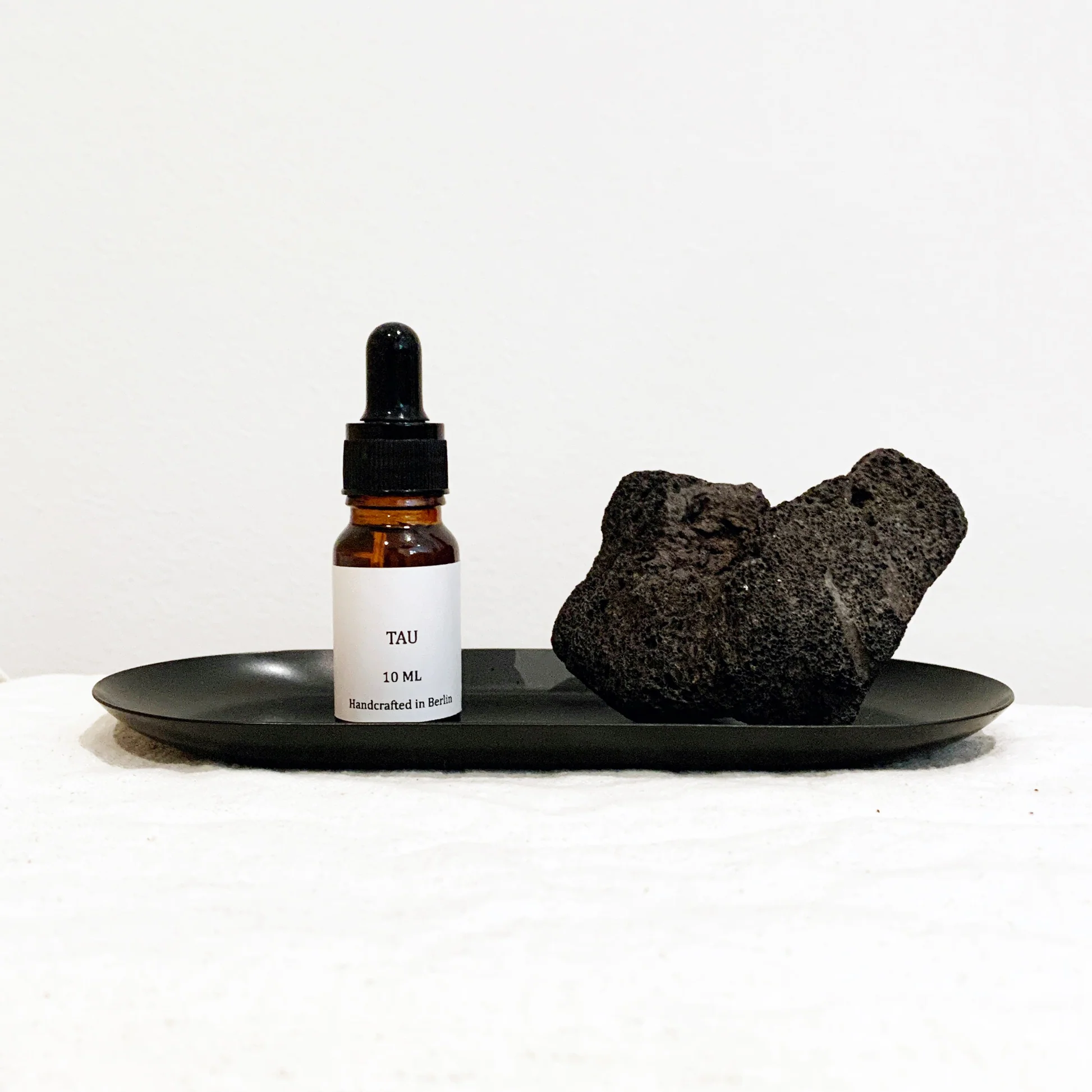 TAU夏雨氣息 手工精油 & 火山岩擴香石 套組