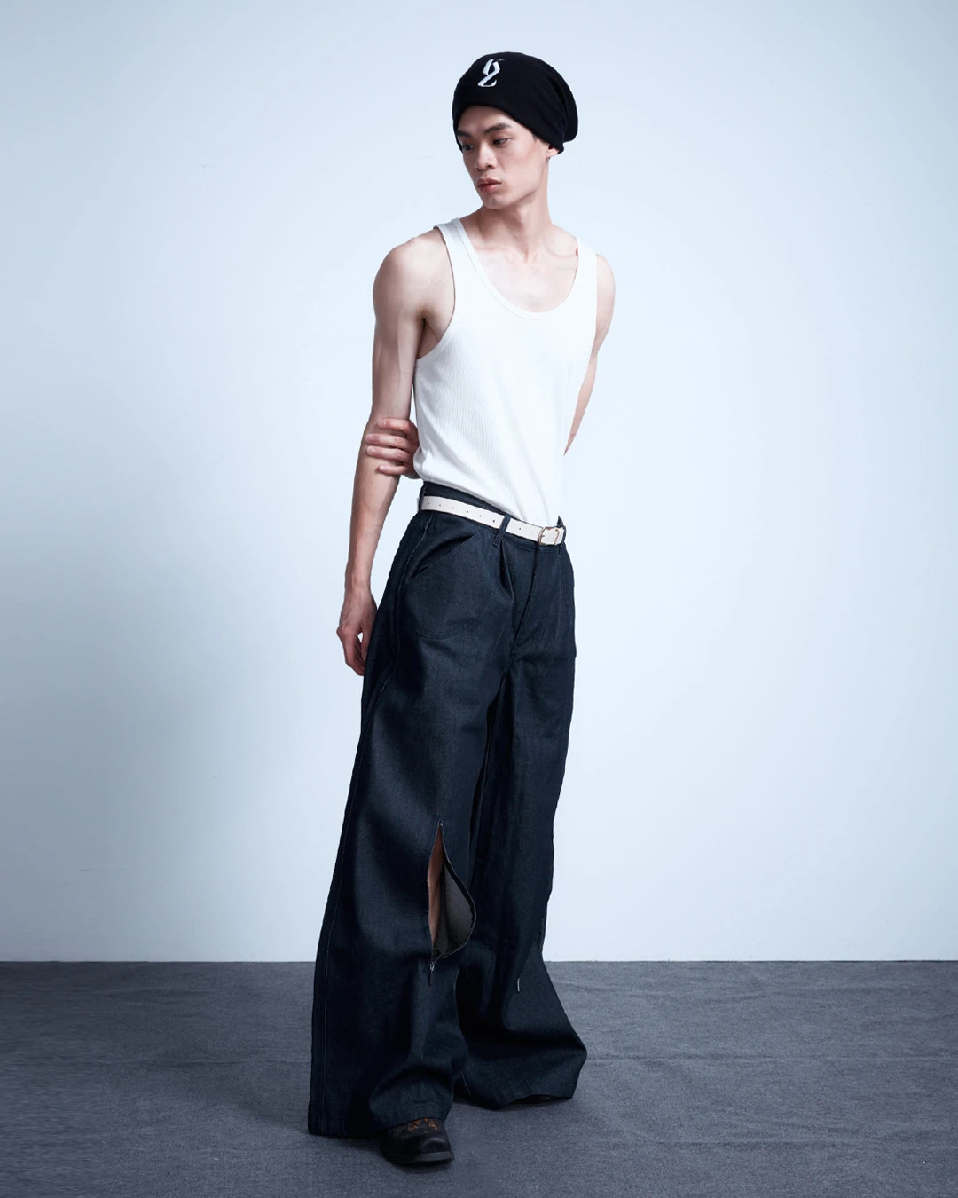 Cut-Out Zip Denim Pants