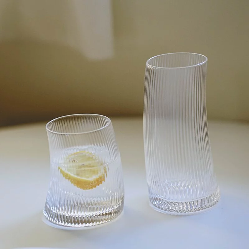 彎腰直條壓紋杯