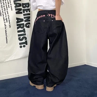 刺繡牛仔寬褲 顯瘦高腰 美式街頭 Y2K 嘻哈 顯腿長 百搭 滑板褲 潮流大尺碼 寬鬆長褲 遮肉 學生穿搭