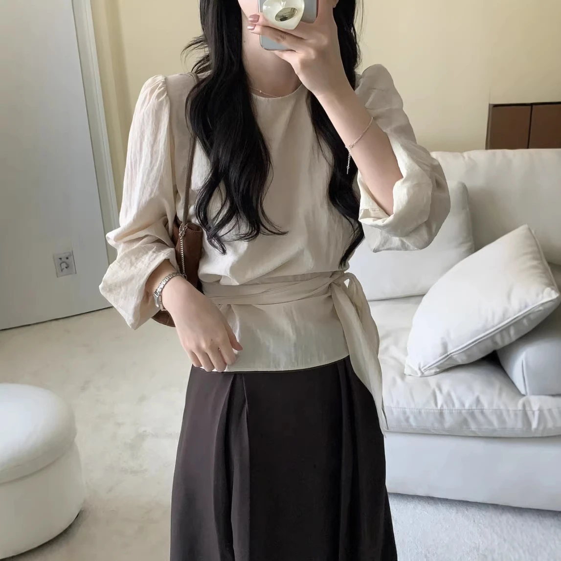 綁帶收腰圓領襯衫 顯瘦澎澎袖 韓系溫柔風 氣質百搭上衣 設計感繫帶 遮肉修身 質感微縐面料 多色入 森林系女裝