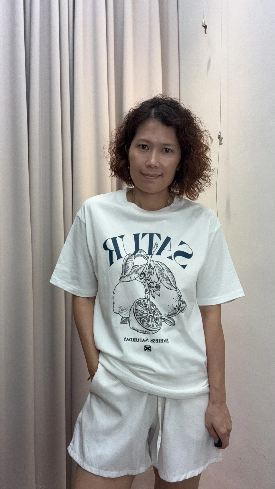 字母印花上衣 寬鬆 短袖T恤 女裝 韓系 復古 慵懶風 街頭 穿搭 遮肉 圓領 學生 必備 百搭 休閒 日常 渡假
