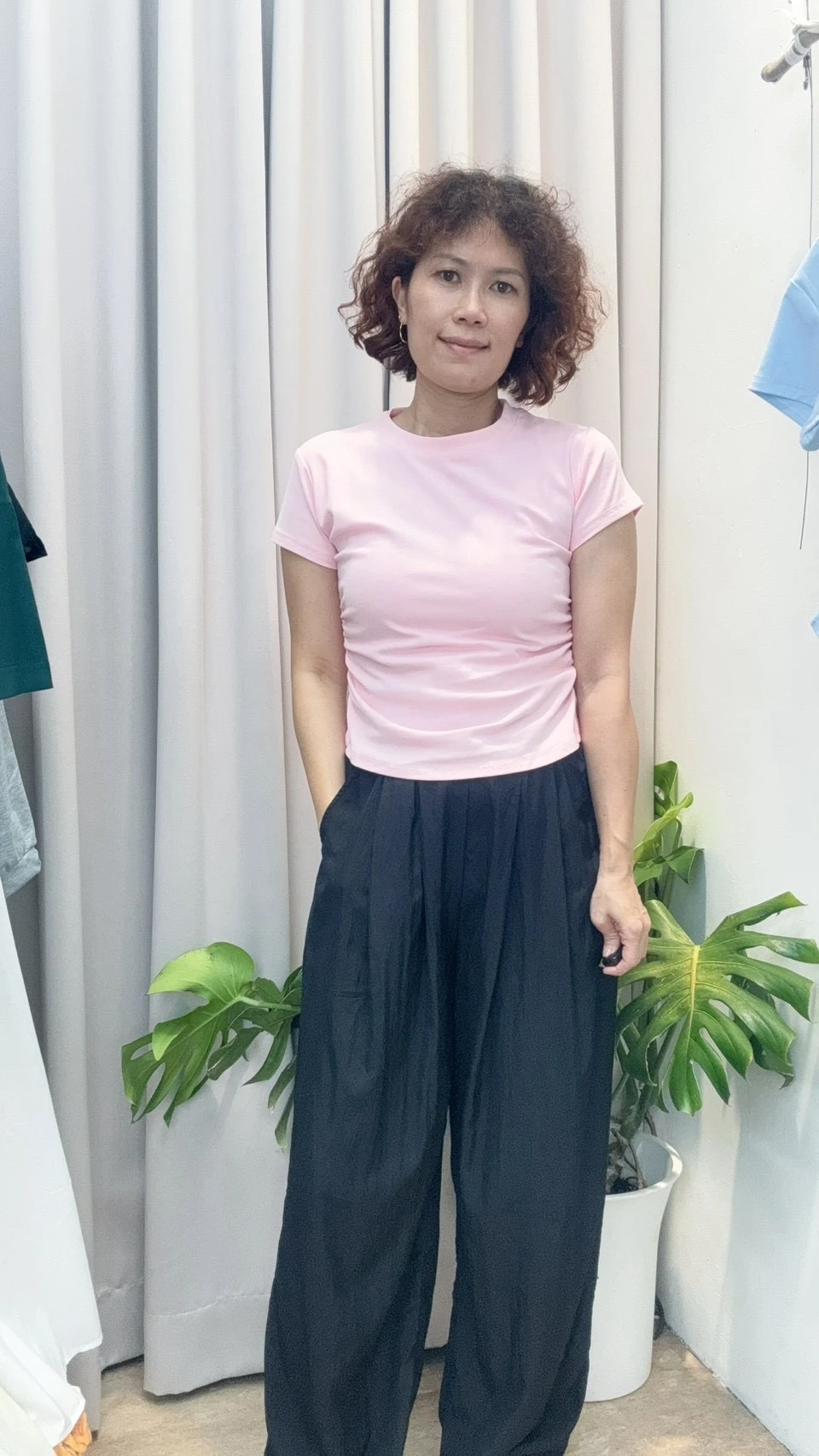 S-2XL 正肩顯瘦 收腰遮腹 純棉V領短袖上衣 女 韓系 修身 顯瘦 側邊抓皺 圓弧下擺 百搭素色 T恤 百搭 基本款