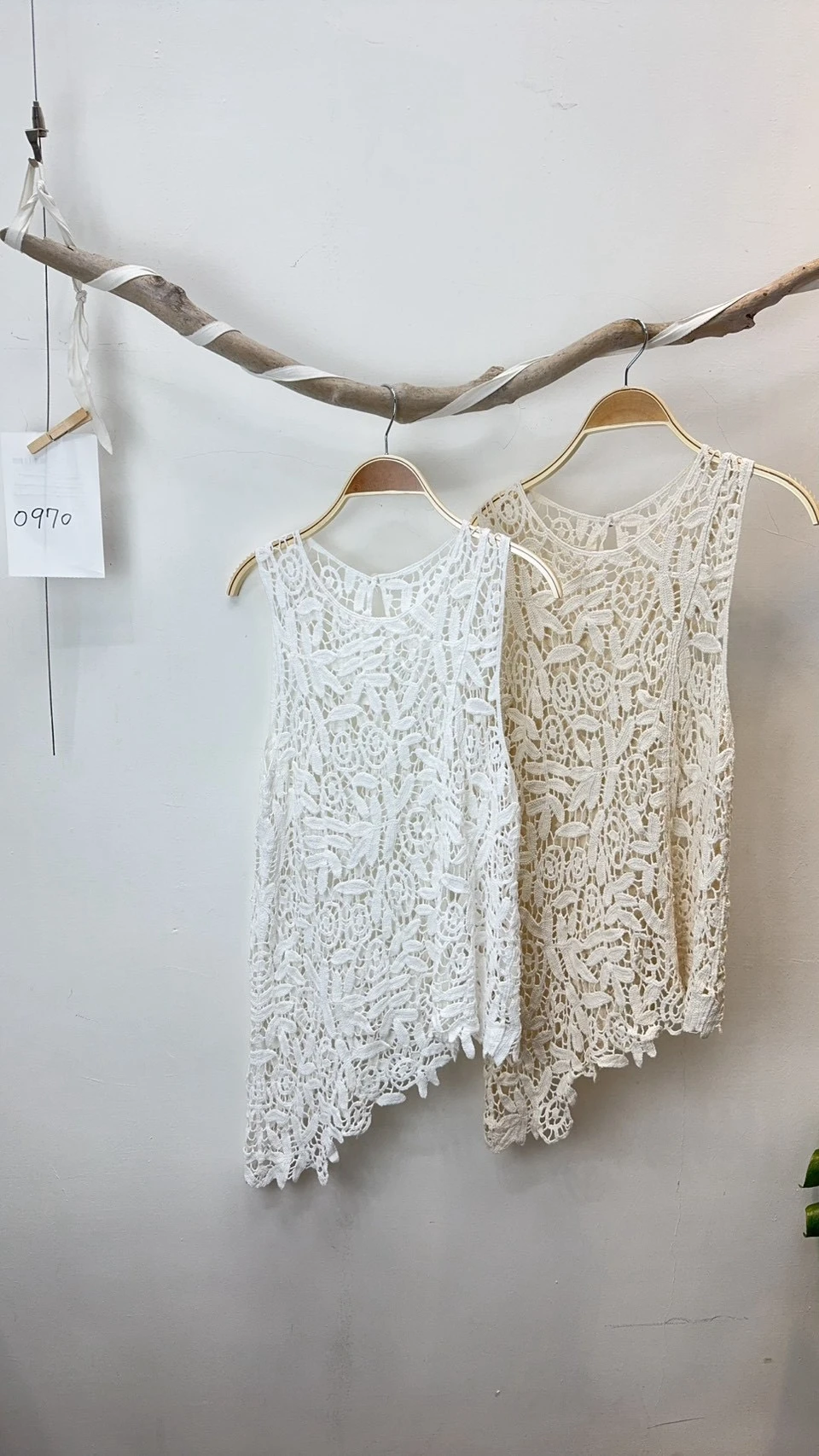 刺繡鈎花背心