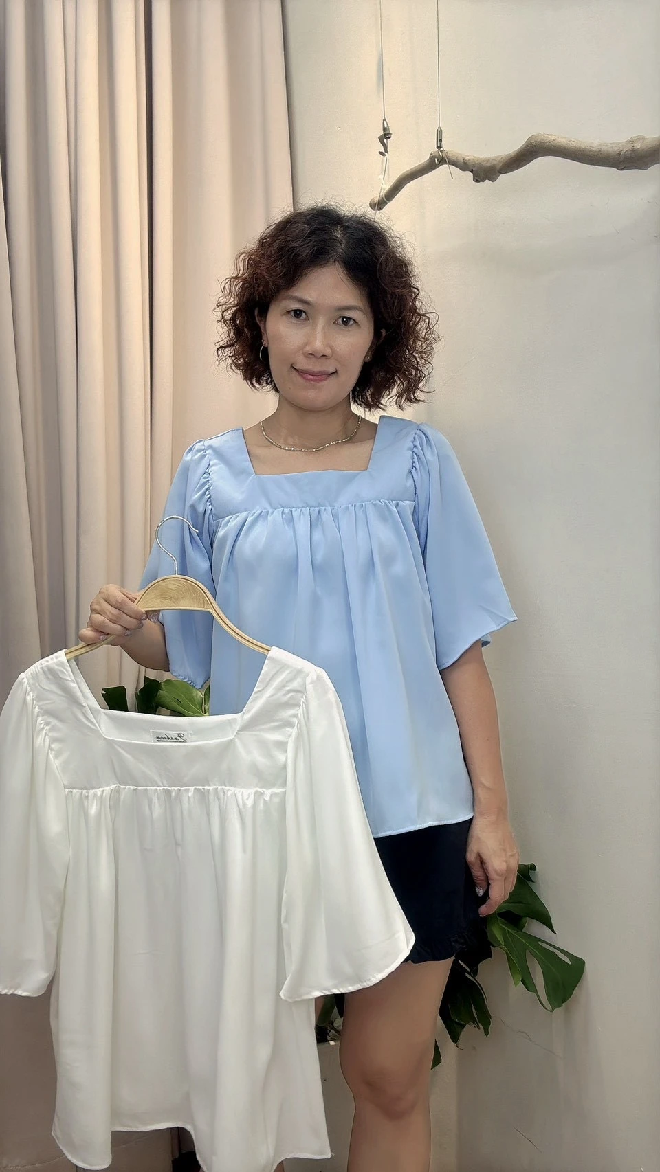 中大碼可 鬆緊方領喇叭袖上衣 大尺碼上衣
