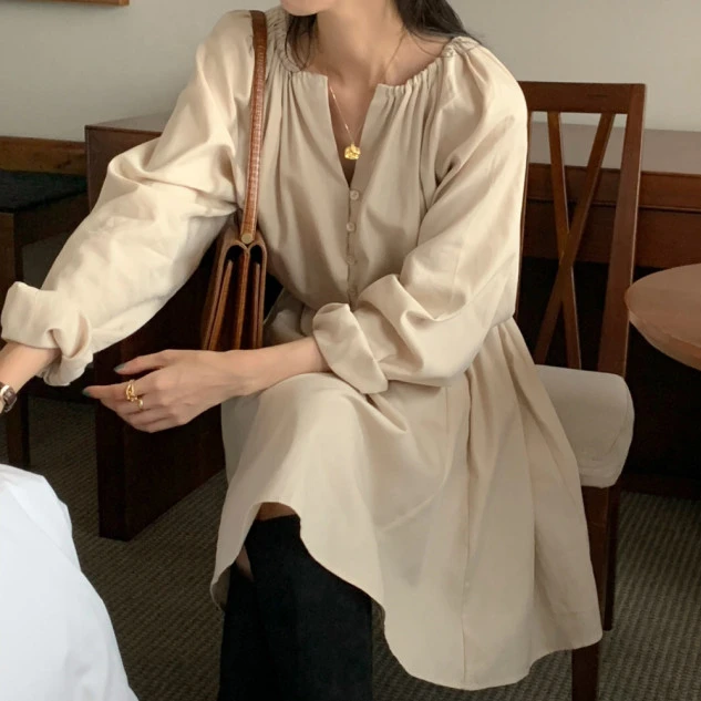 V領收腰泡泡袖連衣裙