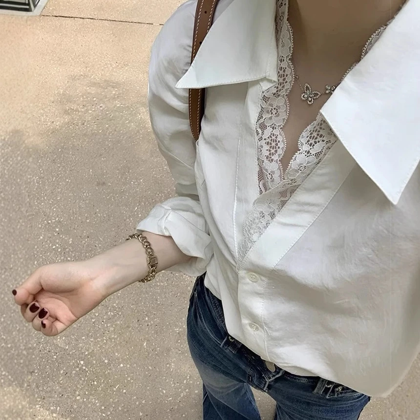 蕾絲拼接V領襯衫 法式老錢風長袖上衣 寬鬆顯瘦大翻領襯衣 韓系微透氣質襯衫 溫柔百搭通勤休閒女裝