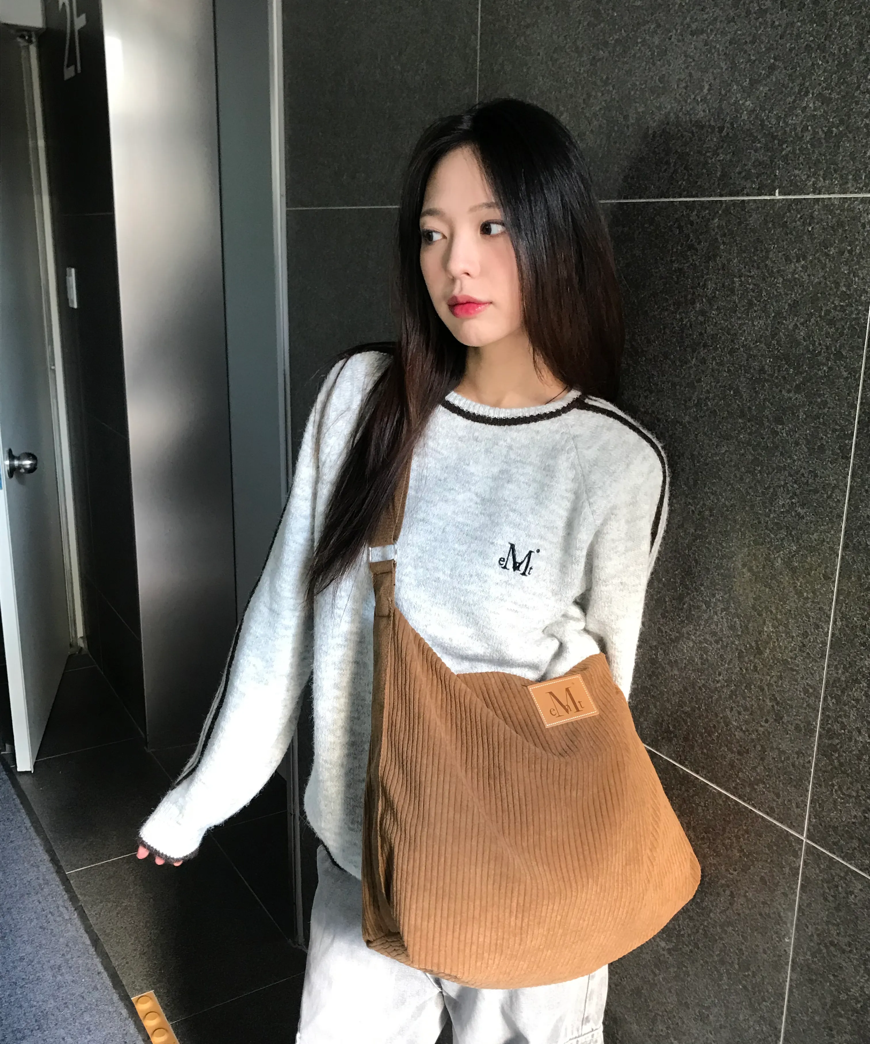 MUCENT Soft Corduroy 燈芯絨斜背包