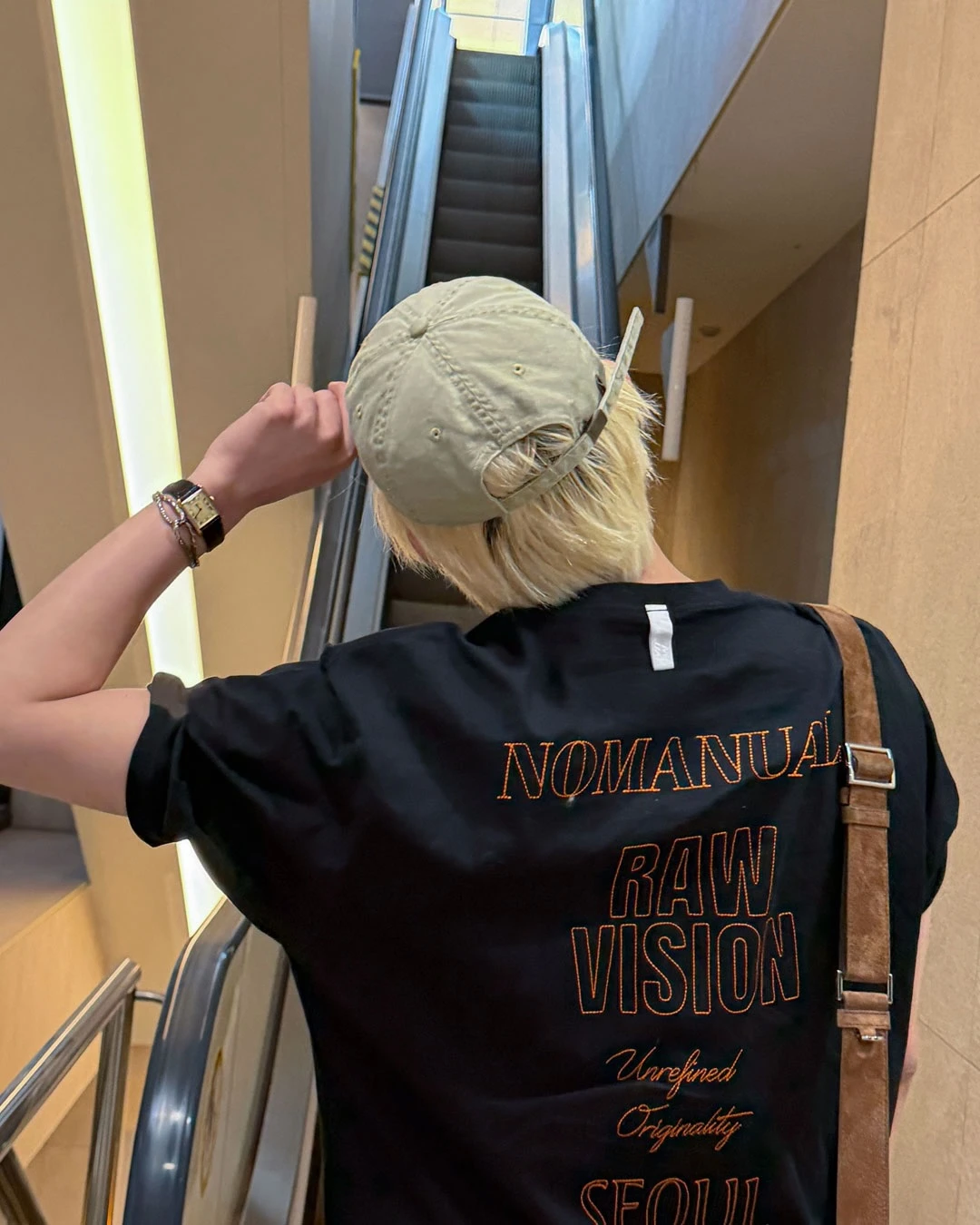 NOMANUAL 羲承EVAN同款上衣