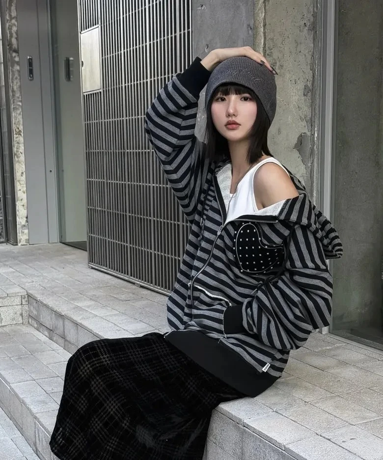 YOUHEE I LOVE APPLIQUE連帽外套 兩色