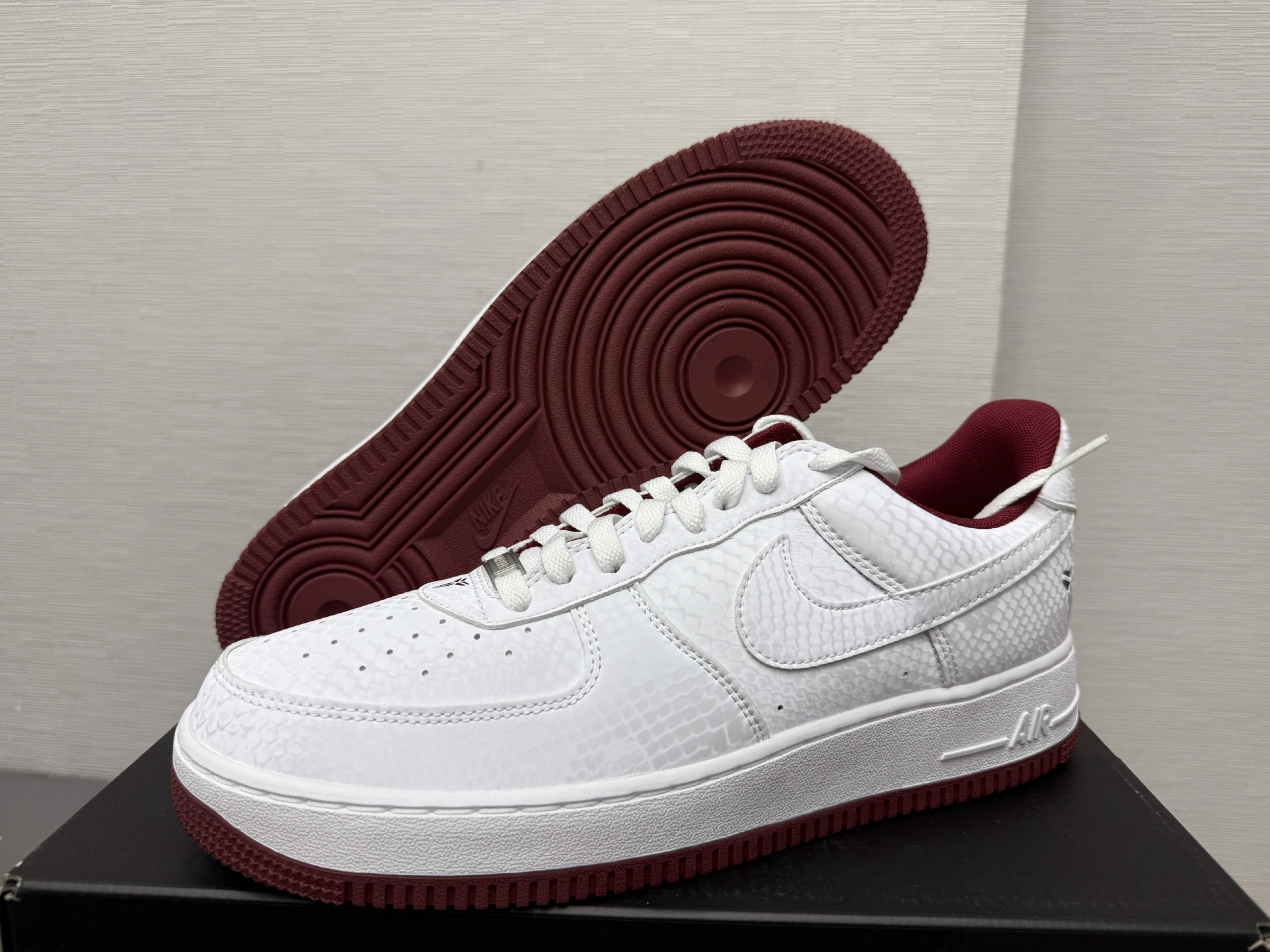 Kobe Bryant x Nike Air Force 1 Low "Lower Merion Aces White" IB0018-101
