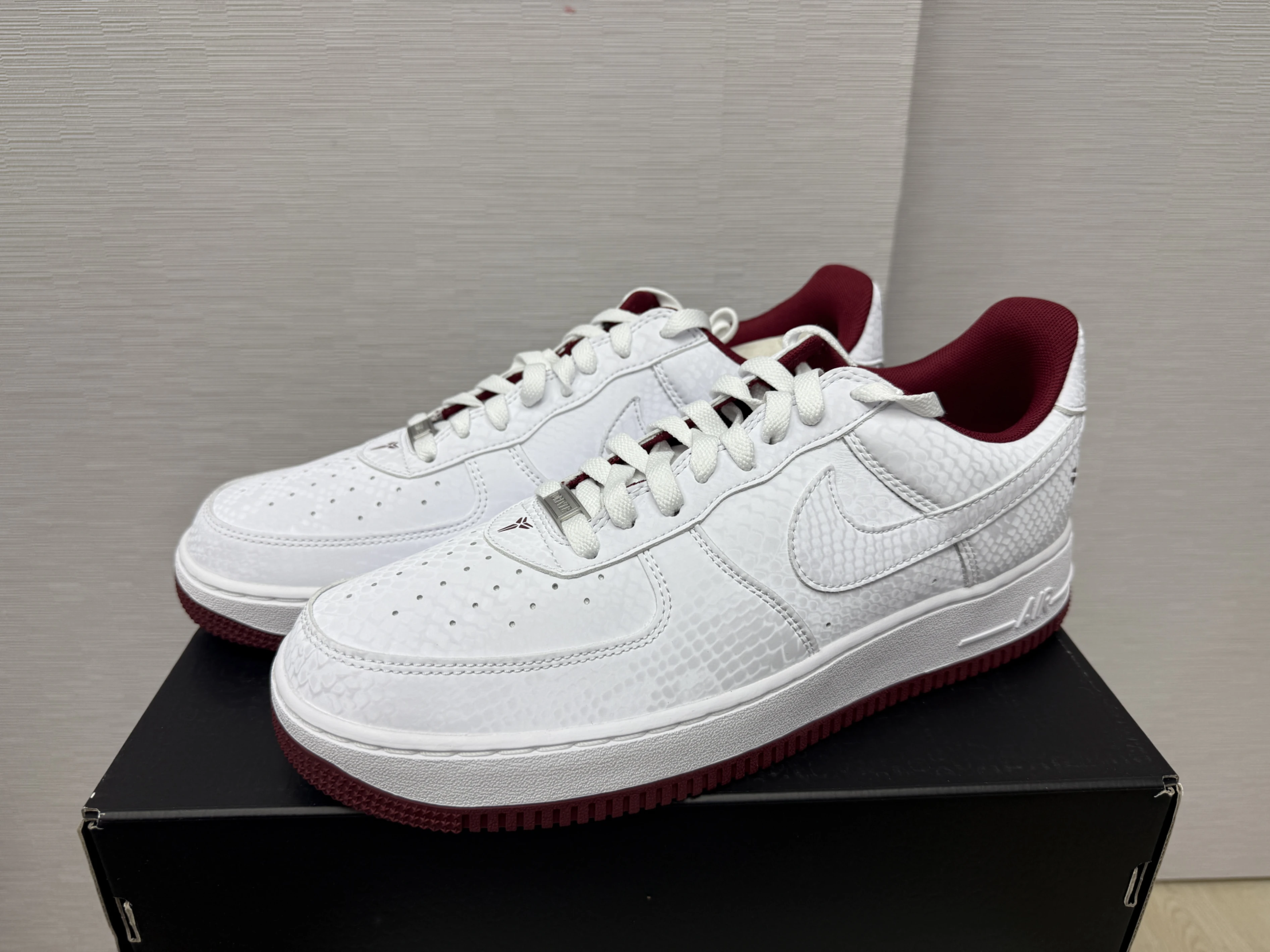 Kobe Bryant x Nike Air Force 1 Low "Lower Merion Aces White" IB0018-101