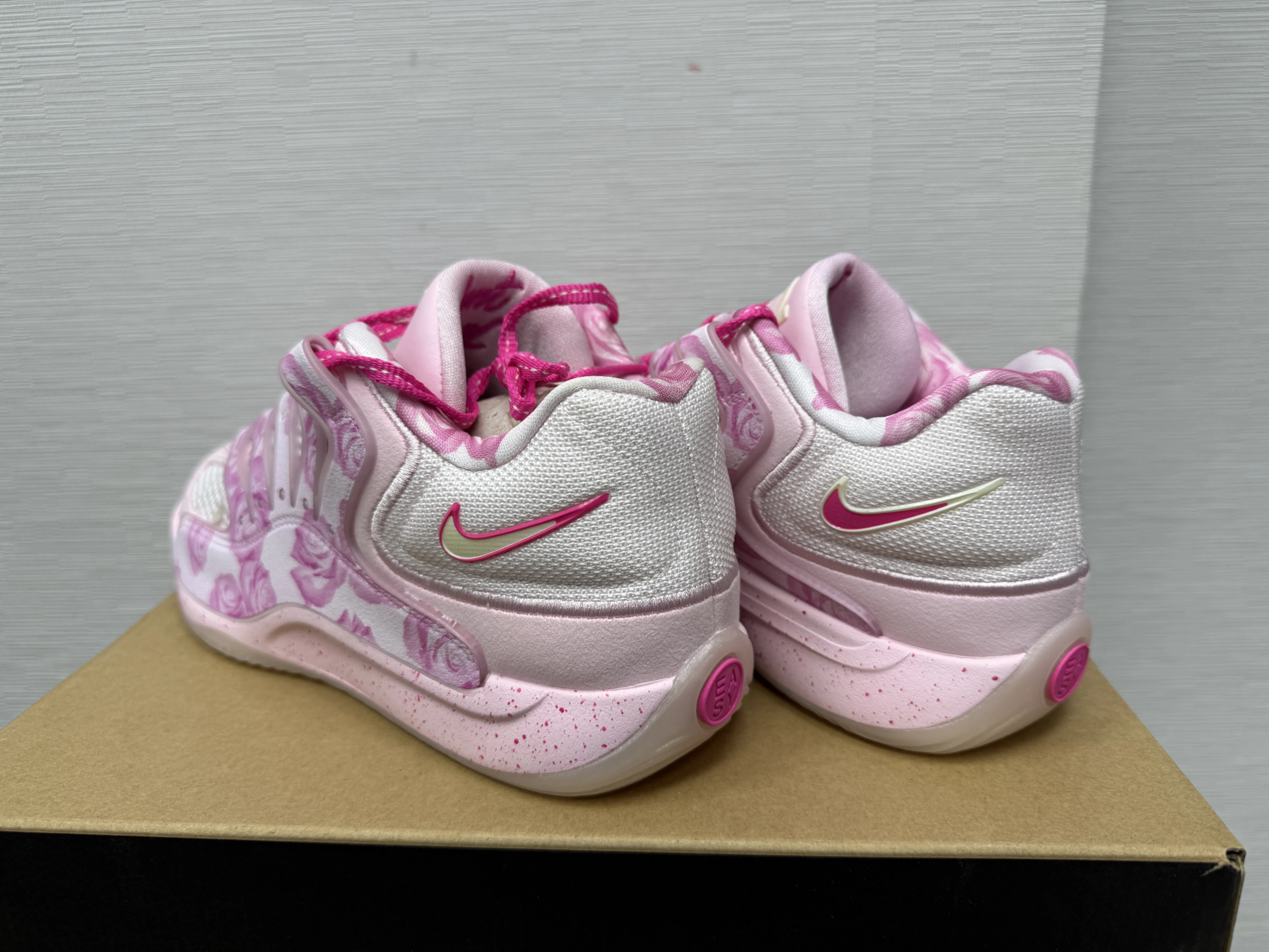 Nike KD 18 NRG EP Aunt Pear 乳癌 HV1999-600