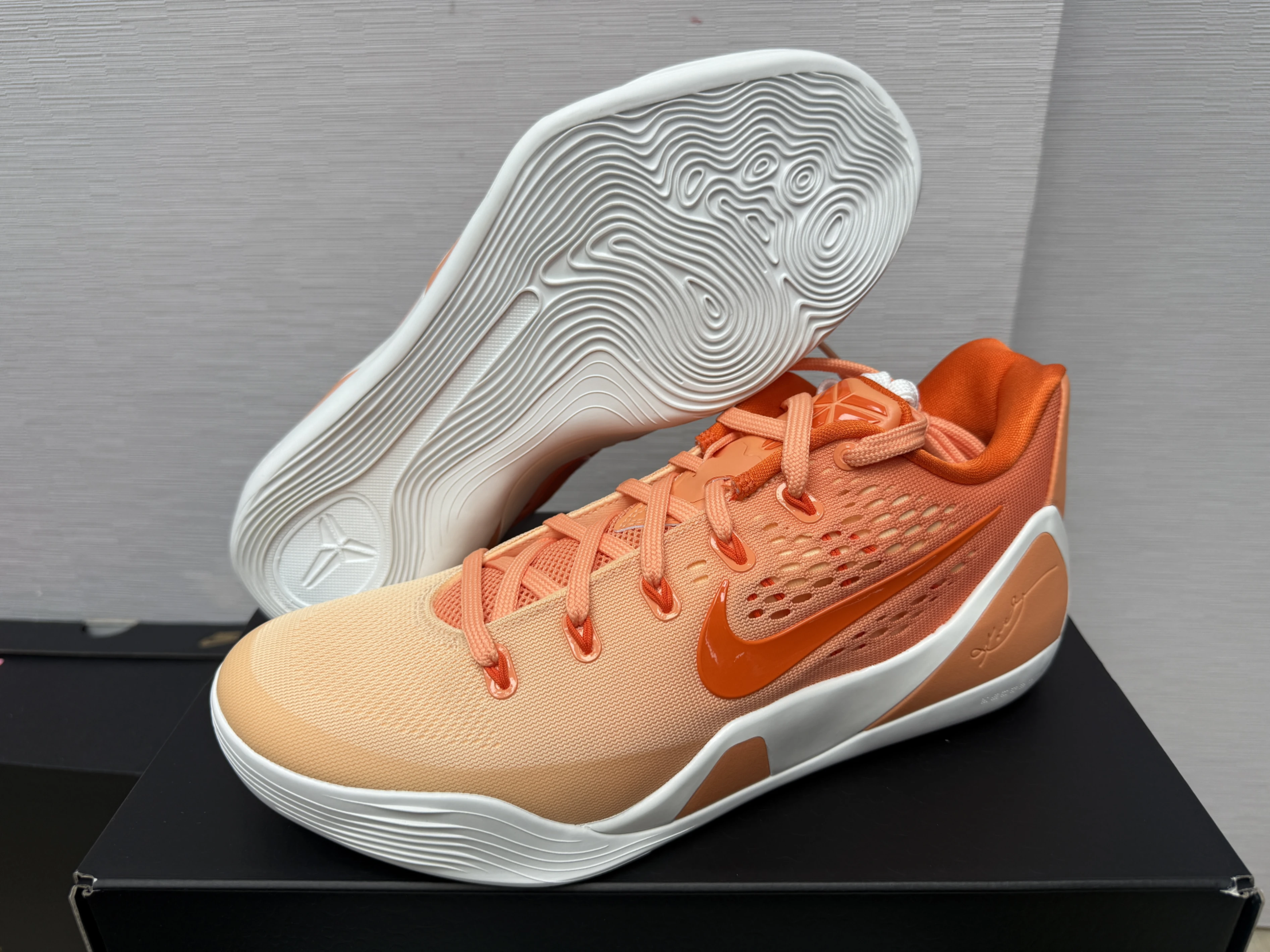 Nike Kobe 9 EM Low Protro 漸層橘  黑黃 雷霆藍