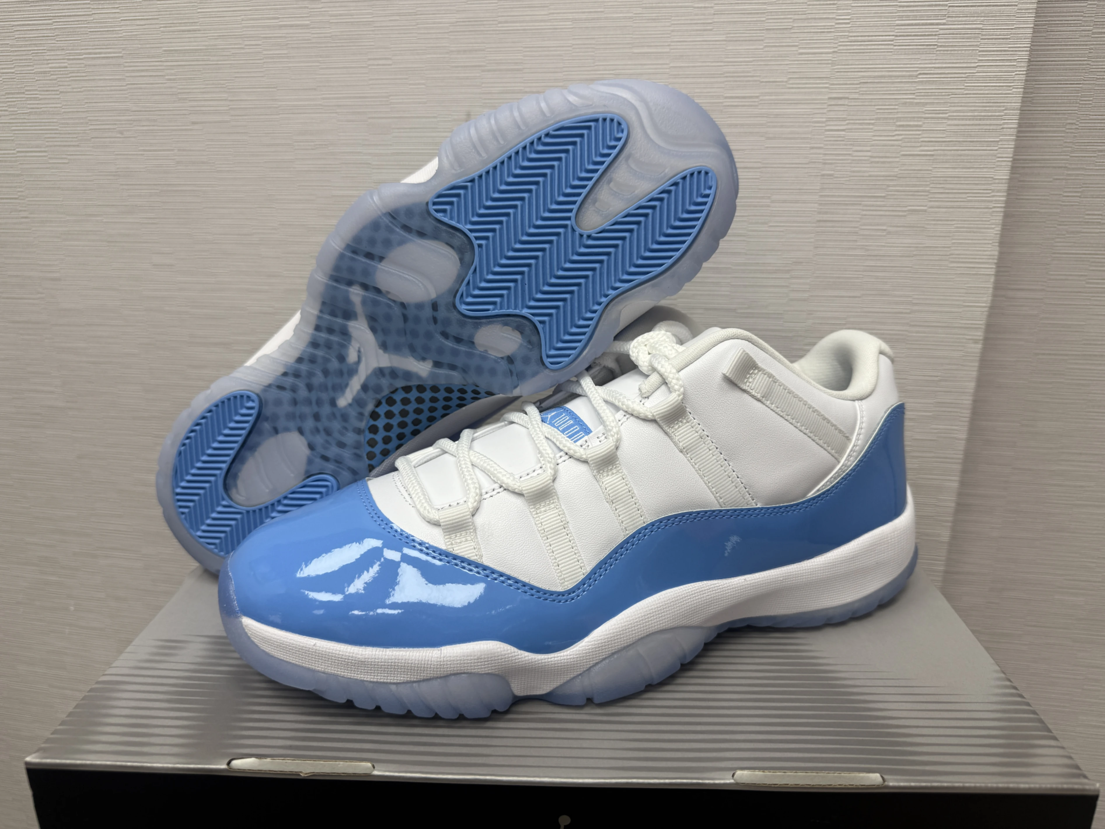 Air Jordan 11 Retro GS 北卡藍 FV5121-100