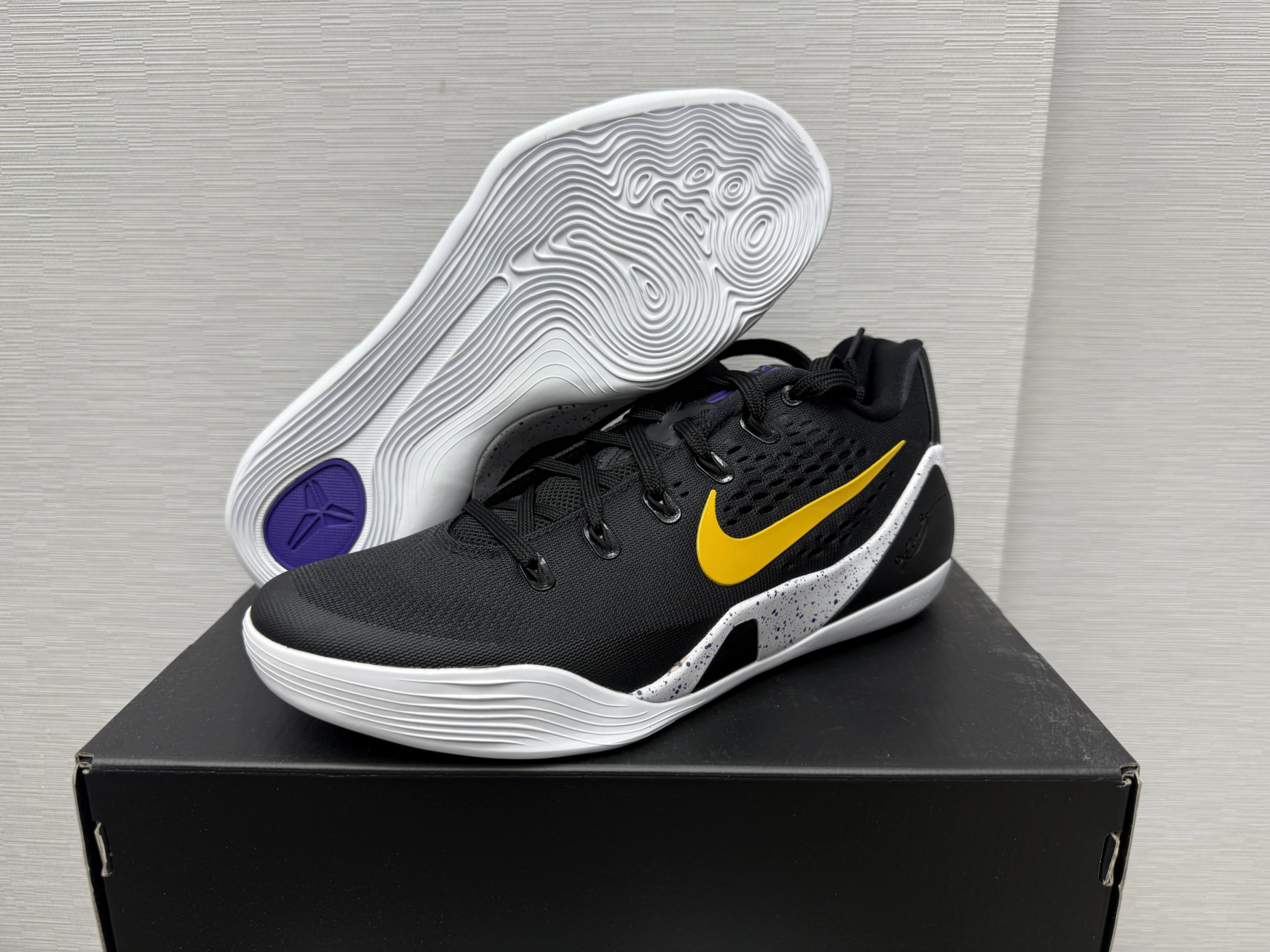Nike Kobe 9 EM Low GS 黑黃 FV3607-003