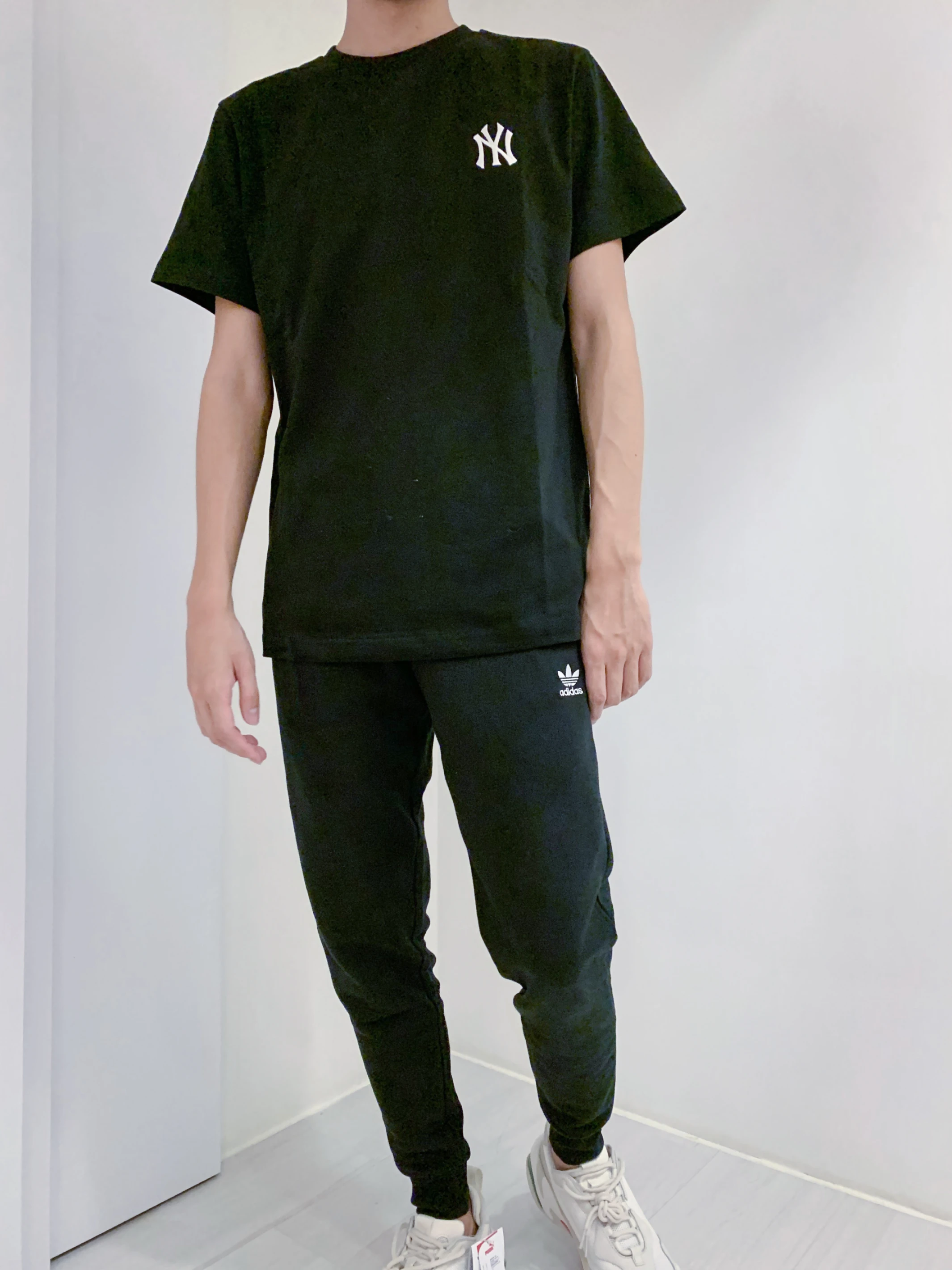 [Holmes]ADIDAS ORIGINALS JOGGERS 三葉草 刺繡 素面長褲 棉褲 DN6009