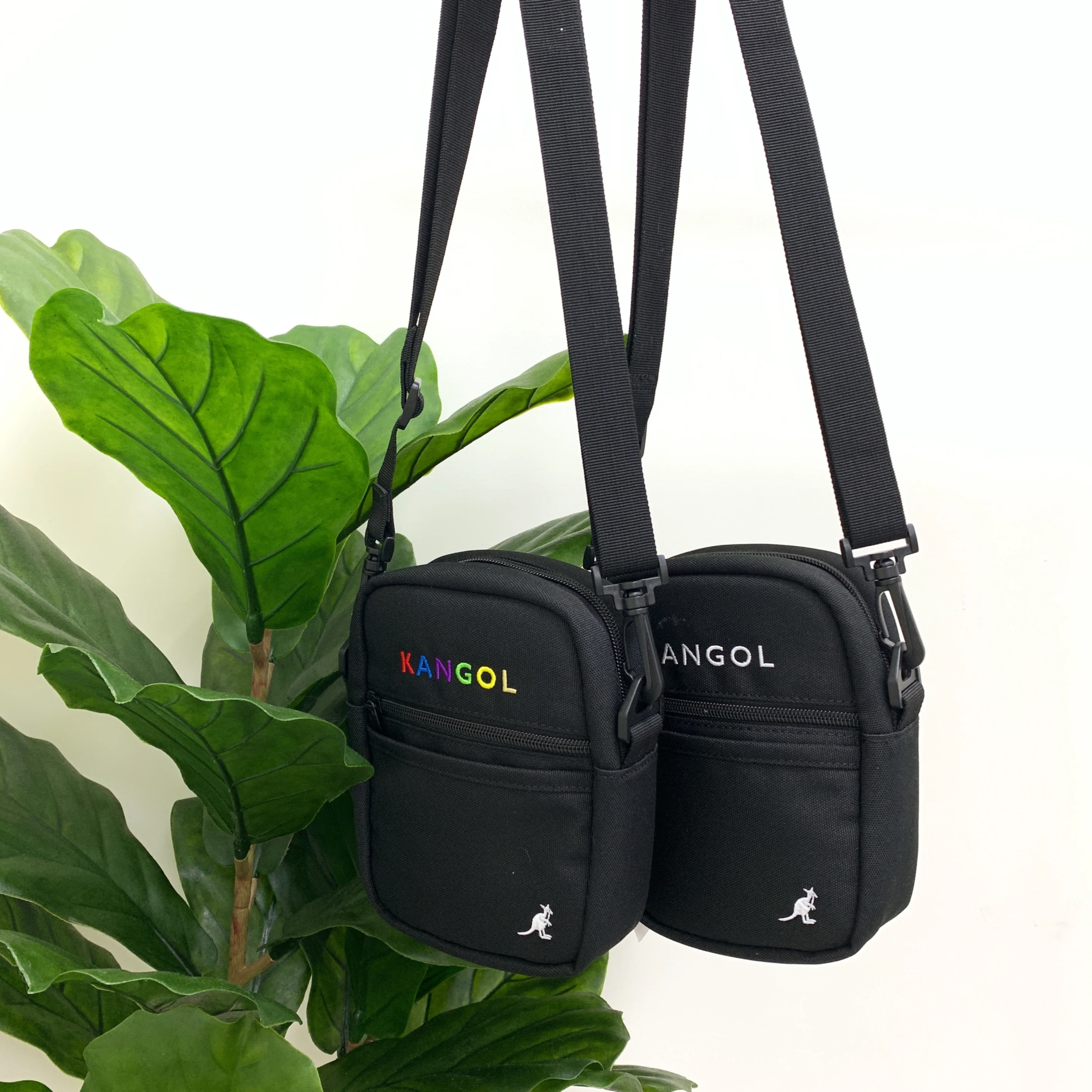 [Holmes]Kangol 日本限定 刺繡 袋鼠小包 黑白