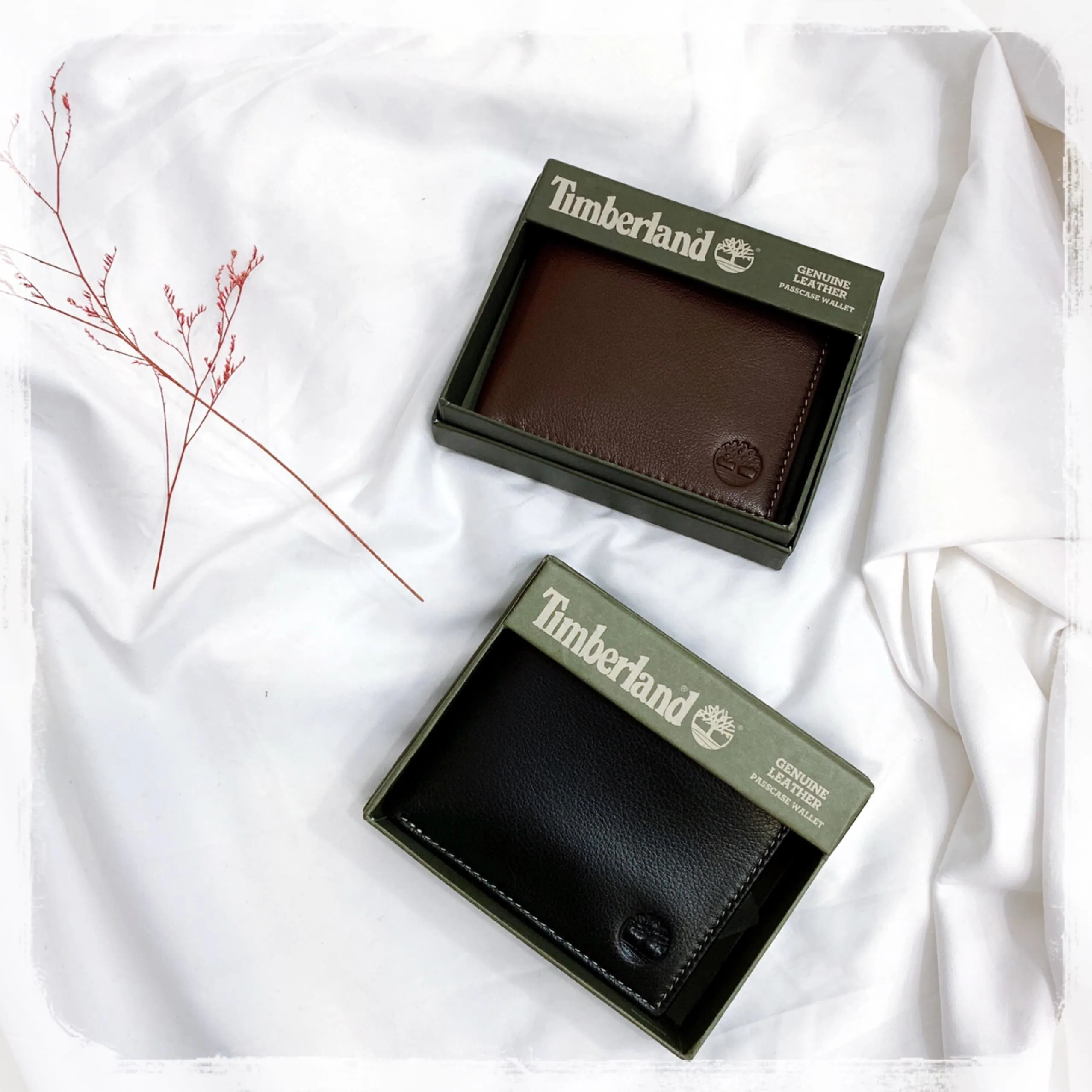 [Holmes]Timberland Men's Leather Wallet with Attached Flip Pocket 皮夾 (可下單預購3週左右)