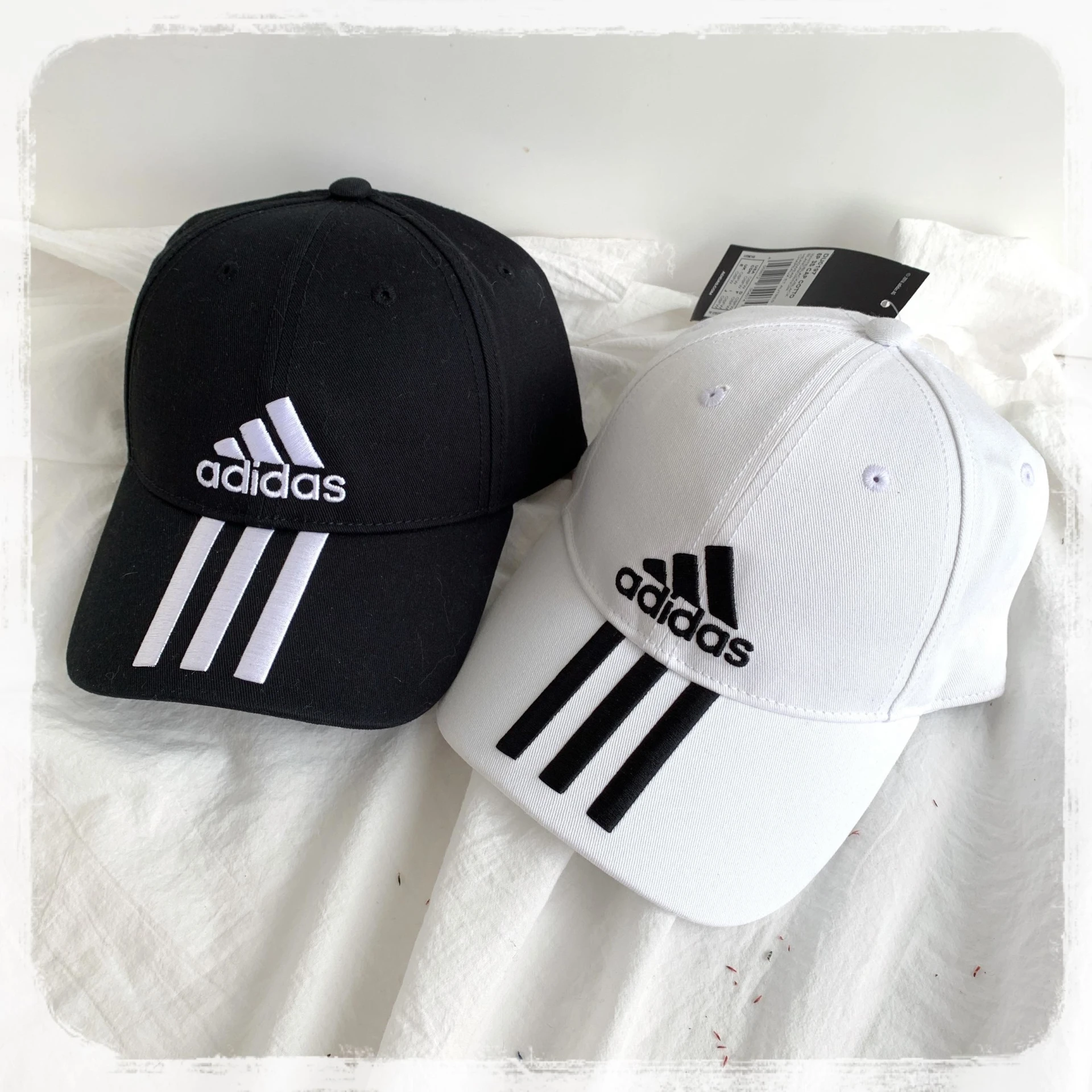 [Holmes]ADIDAS 三槓三線老帽 黑色 白色
