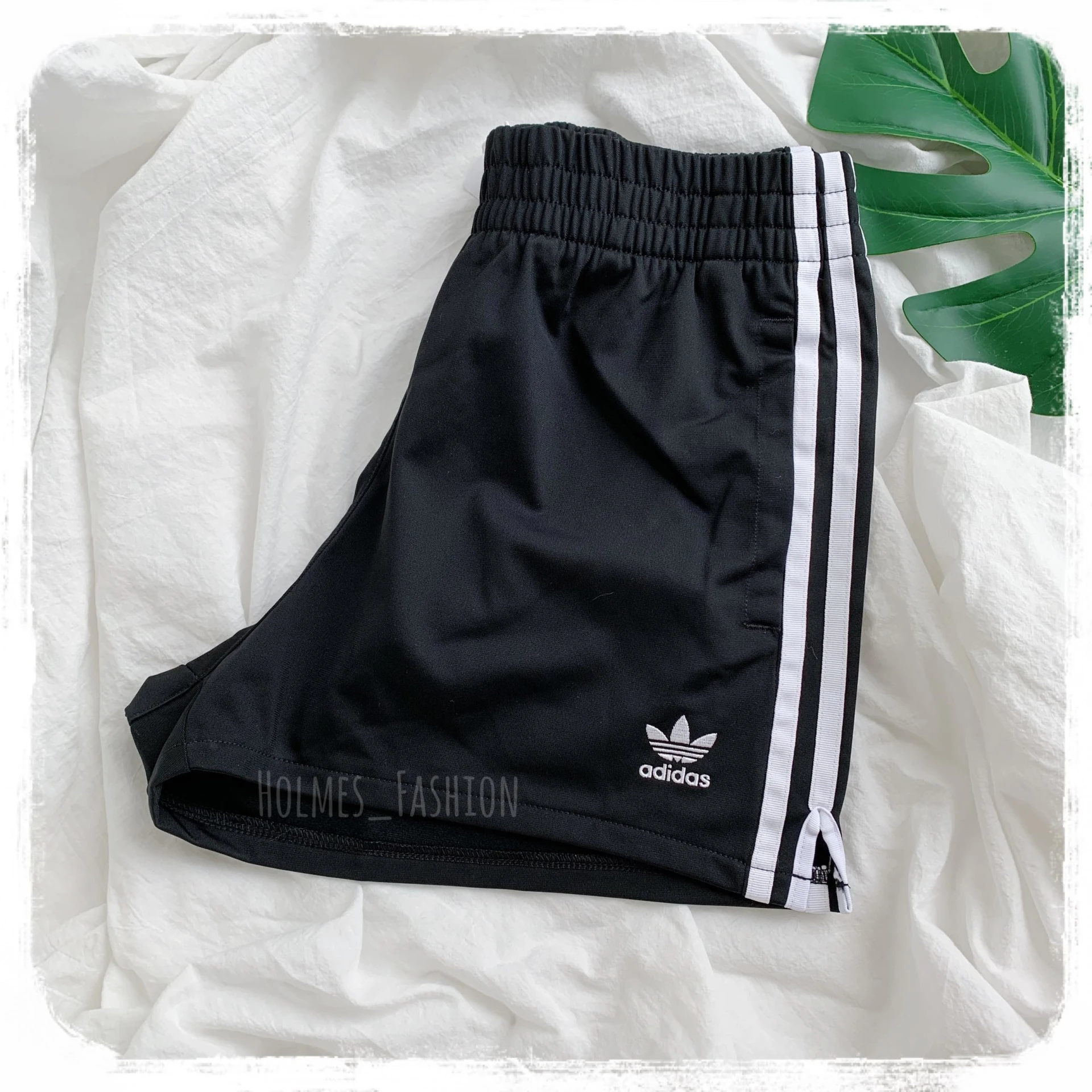 [Holmes]ADIDAS 三葉草刺繡 三線 運動褲 短褲 DH3197