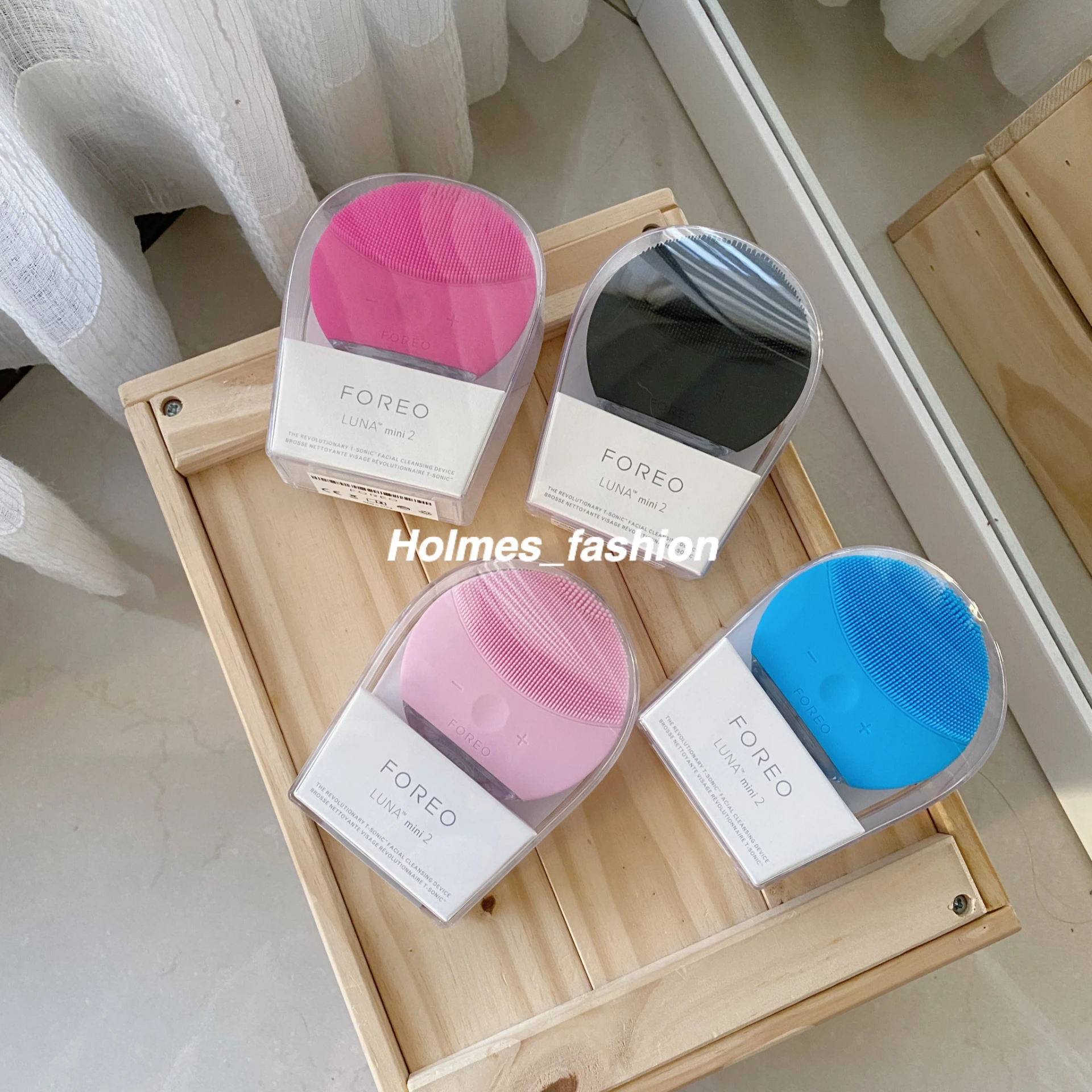 [Holmes]FOREO LUNA Mini 2 露娜 洗臉機 迷你淨透潔面儀 ( 音波洗臉機 / 電動洗臉機 / 去角質 / 矽膠洗臉刷 / 潔膚儀 ) 粉色 / 黑色 / 藍色