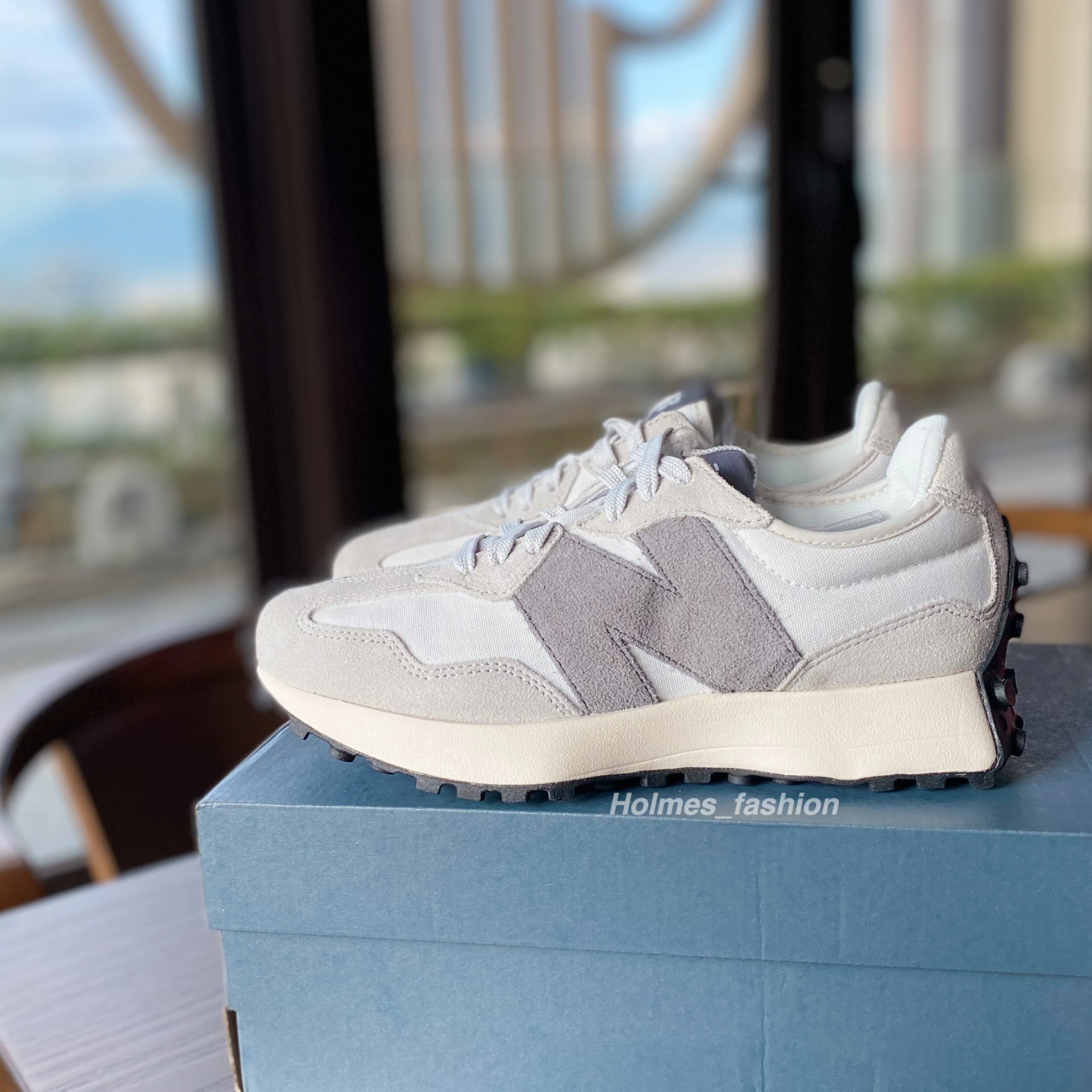 [Holmes]NEW BALANCE 327 NB 復古跑鞋 MS327WE 芝麻牛奶 灰白色  現貨
