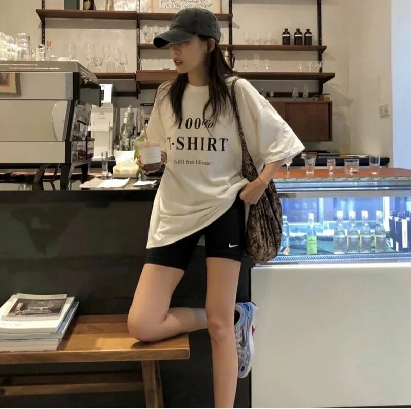 [Holmes]NIKE 辣妹單車褲 Nike 單車褲 短褲 運動褲 五分褲 小勾 全黑 緊身 黑 素面 CZ8527-010