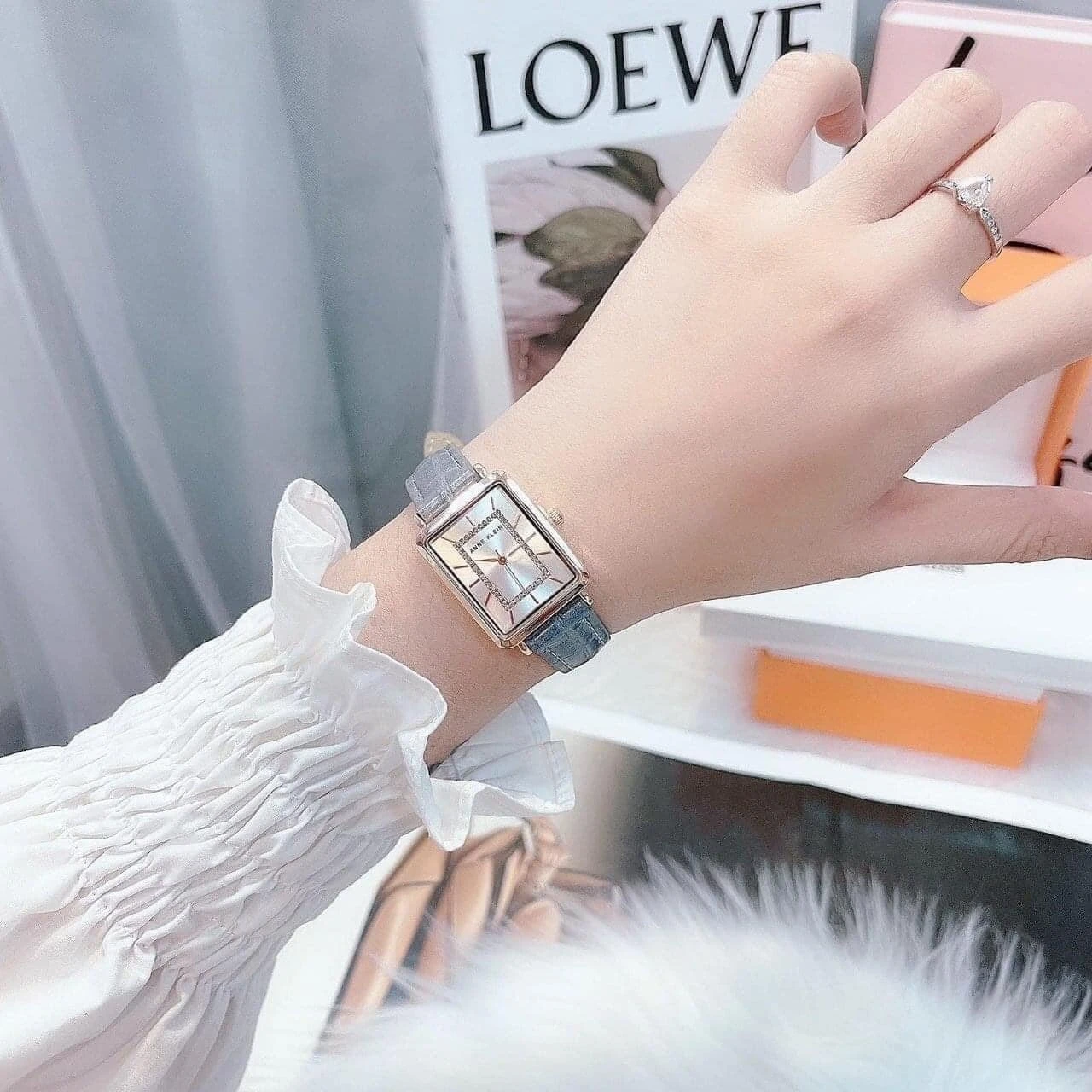 [Holmes]Anne Klein 鱷魚紋皮革方錶 預購