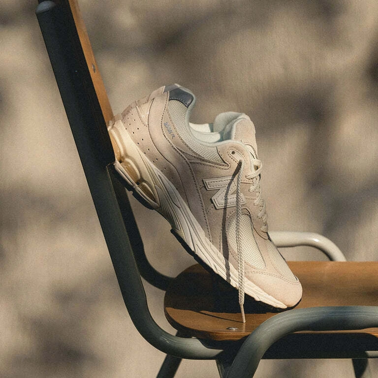 [Holmes]NEW BALANCE M2002RCC NB 2002R 燕麥米白