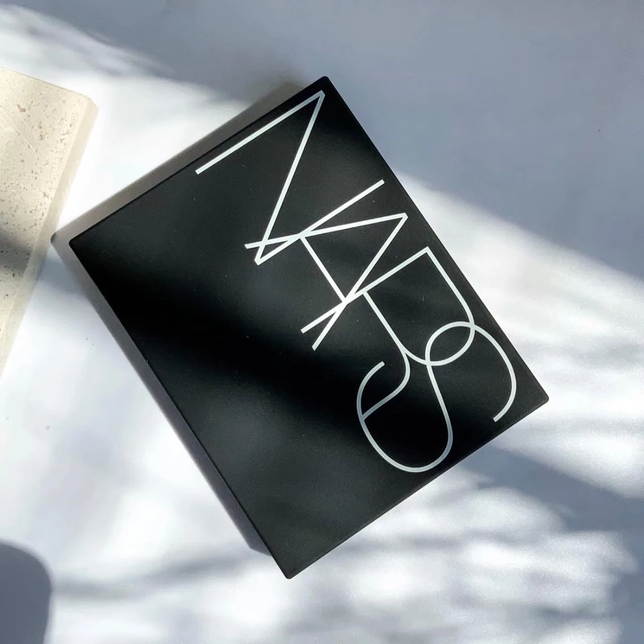 [Holmes]Nars 裸光蜜粉餅 NARS 小白餅