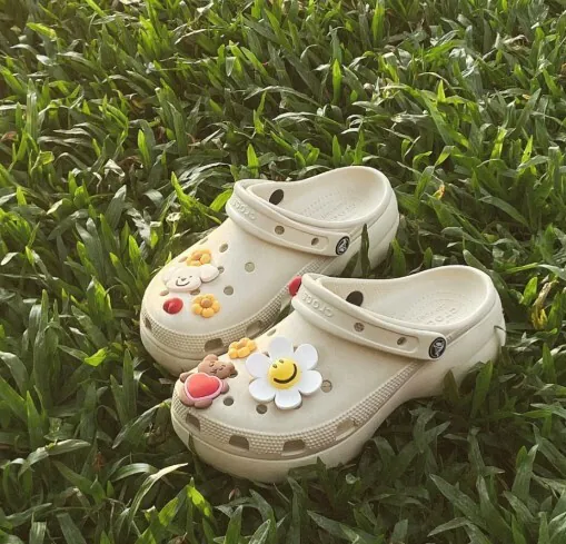 [Holmes]CROCS CLASSIC PLATFORM CLOG 厚底 雲朵 洞洞鞋 增高 防水 涼鞋 黑 白 奶茶