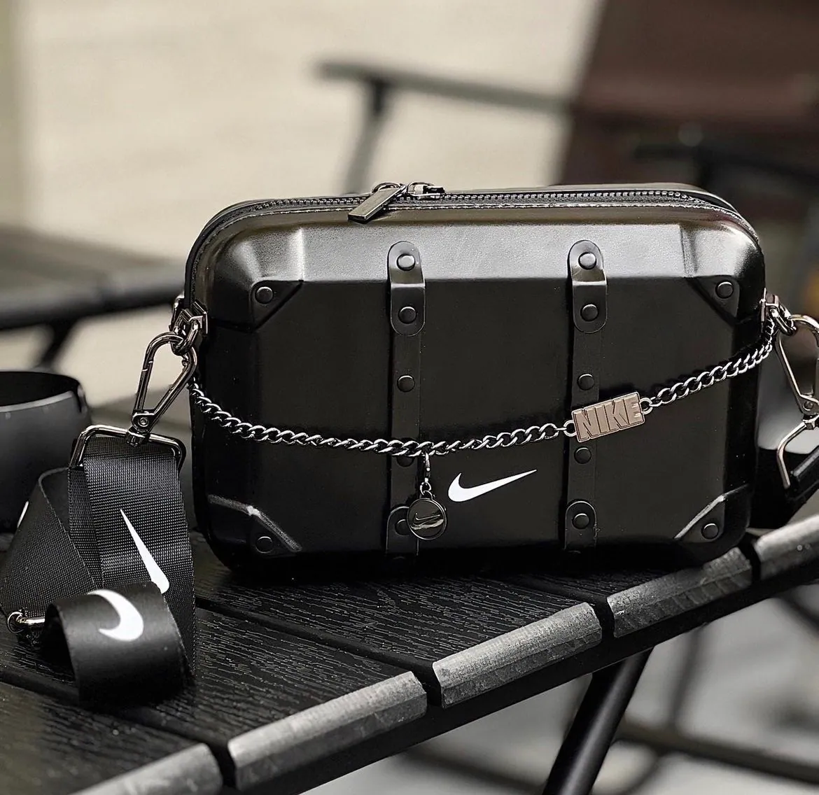 [Holmes]NIKE 行李箱鍊條硬殼小包