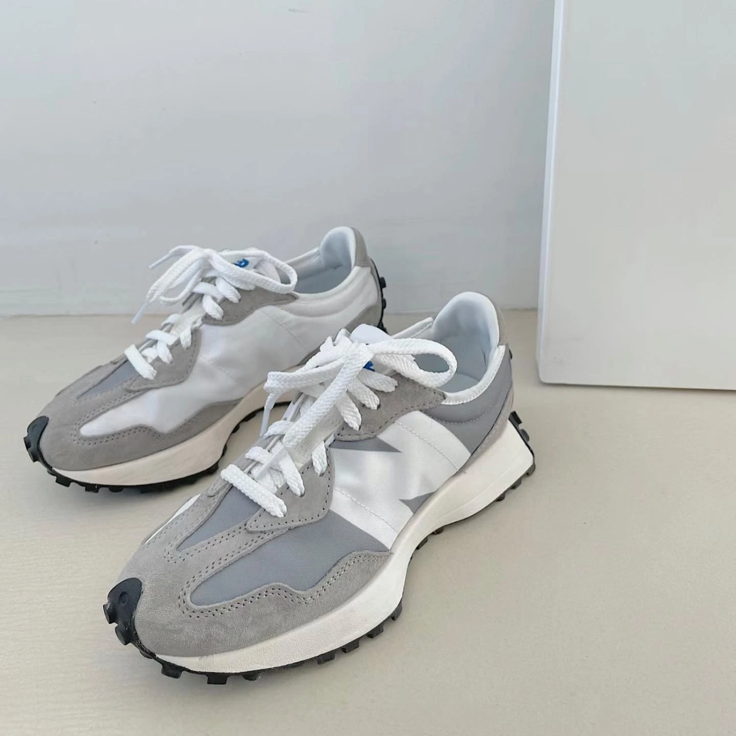 Holmes|New Balance NB 327 元祖灰 經典款 男鞋 MS327LAB