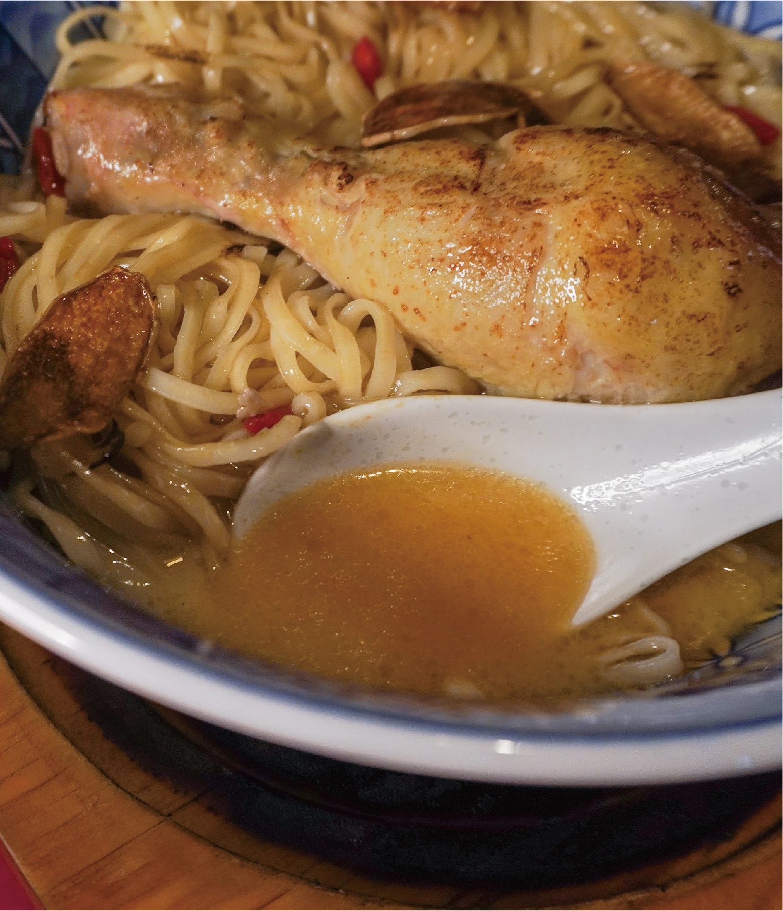 麻油雞腿意麵