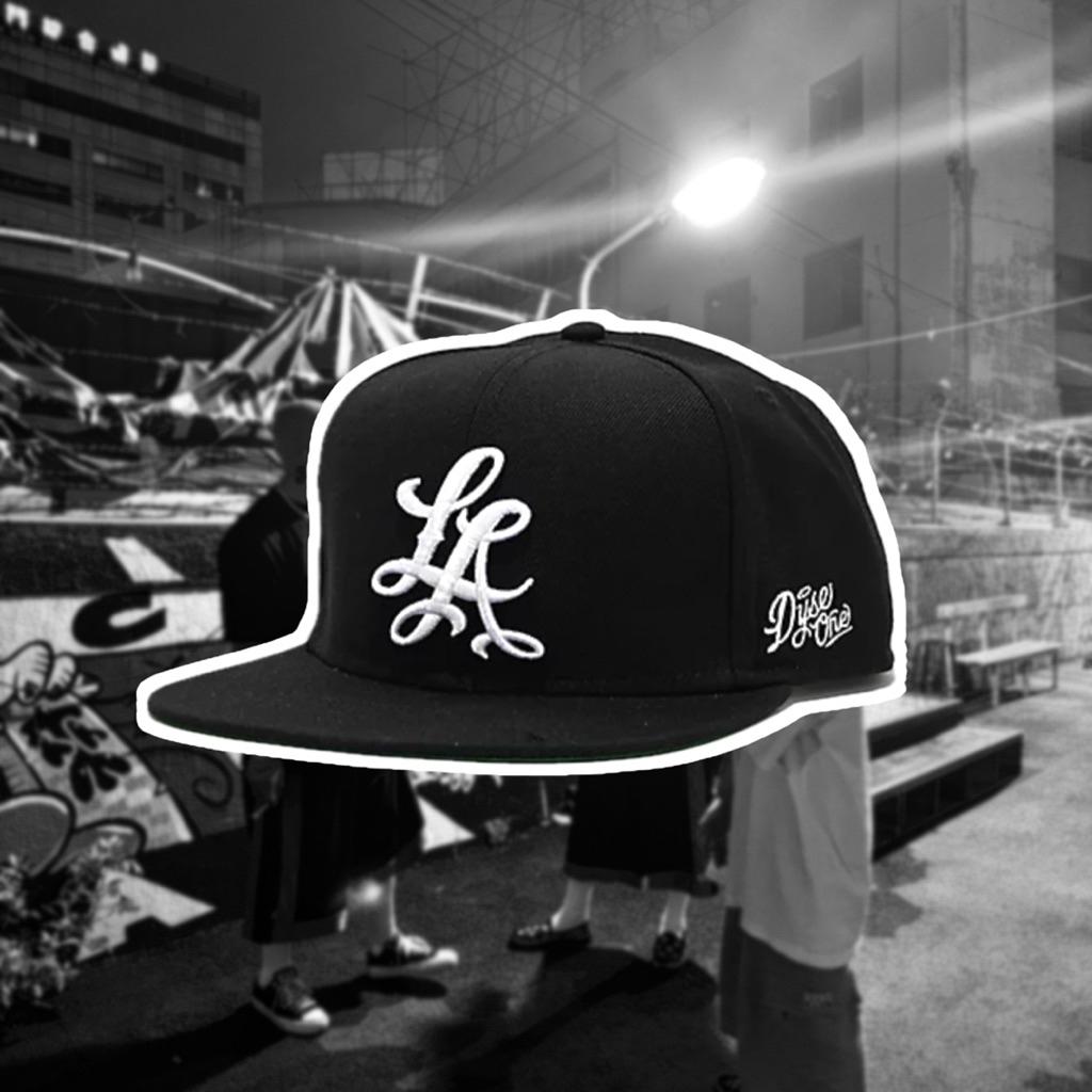 〔GroveStreet〕 現貨 DYSE ONE LA SCRIPT SNAPBACK HAT 棒球帽 黑色