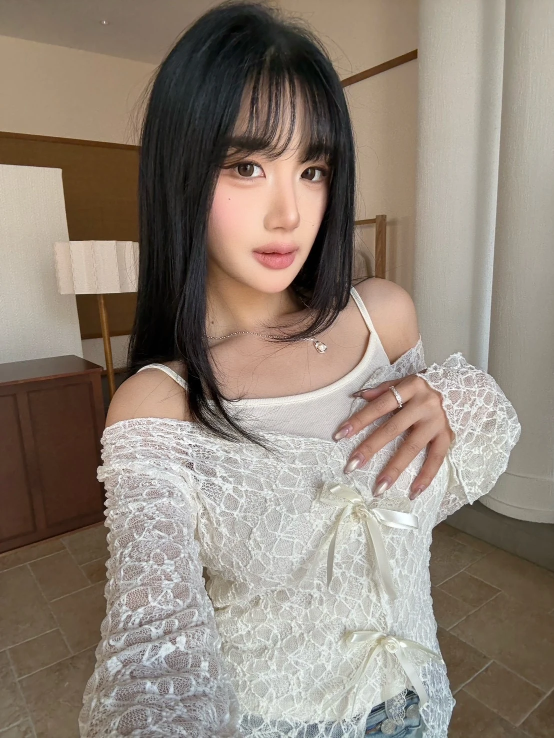 (Krystal團購)溫柔蕾絲上衣套裝 含小背心_杏色