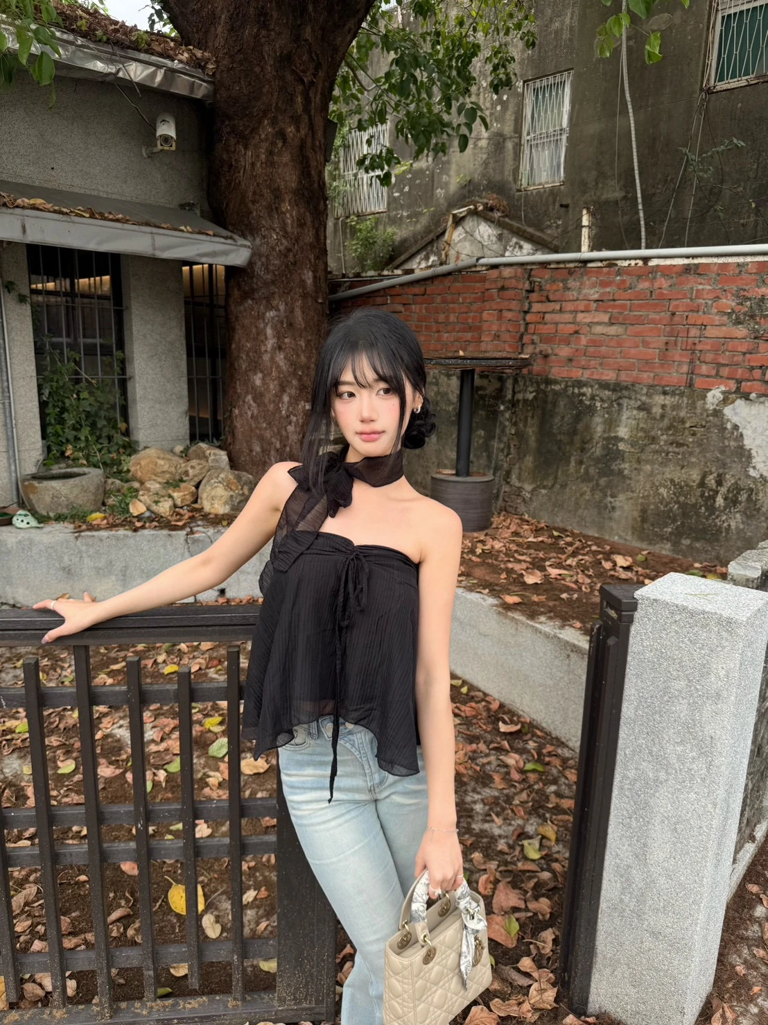 (Krystal團購)黑色綁脖平口上衣
