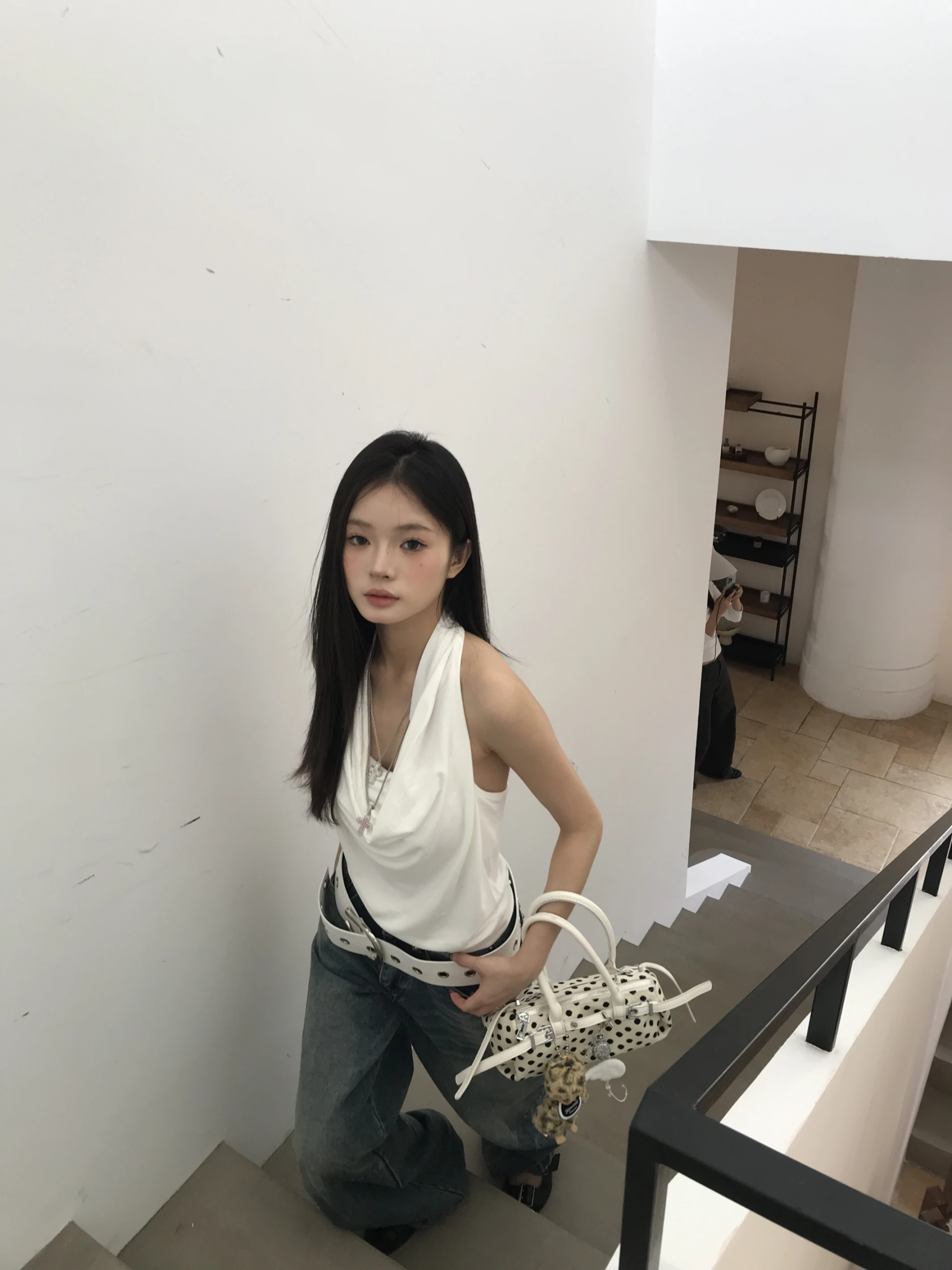 (紫庭團購)垂墜盪領影美背上衣_白