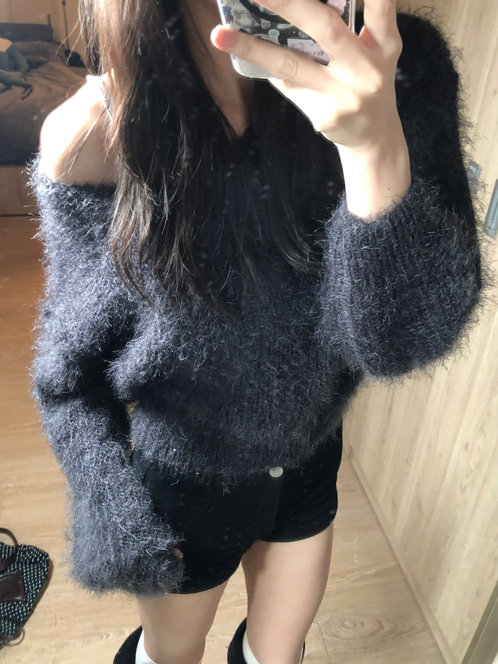 (微光x莊莊) 🇰🇷軟軟綿綿 毛毛V領針織上衣_深灰