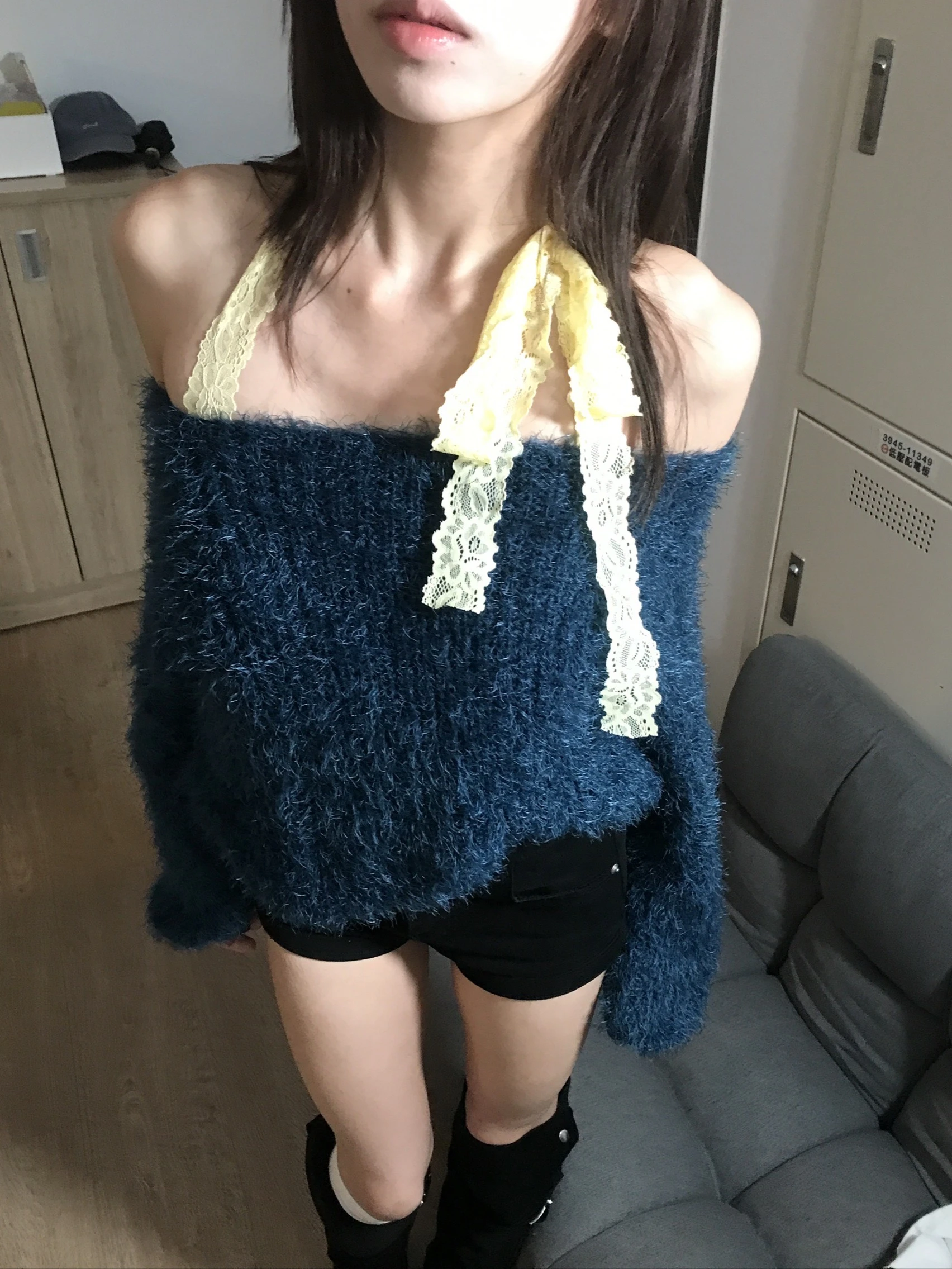 (微光x莊莊) 🇰🇷軟軟綿綿 毛毛V領針織上衣_藍