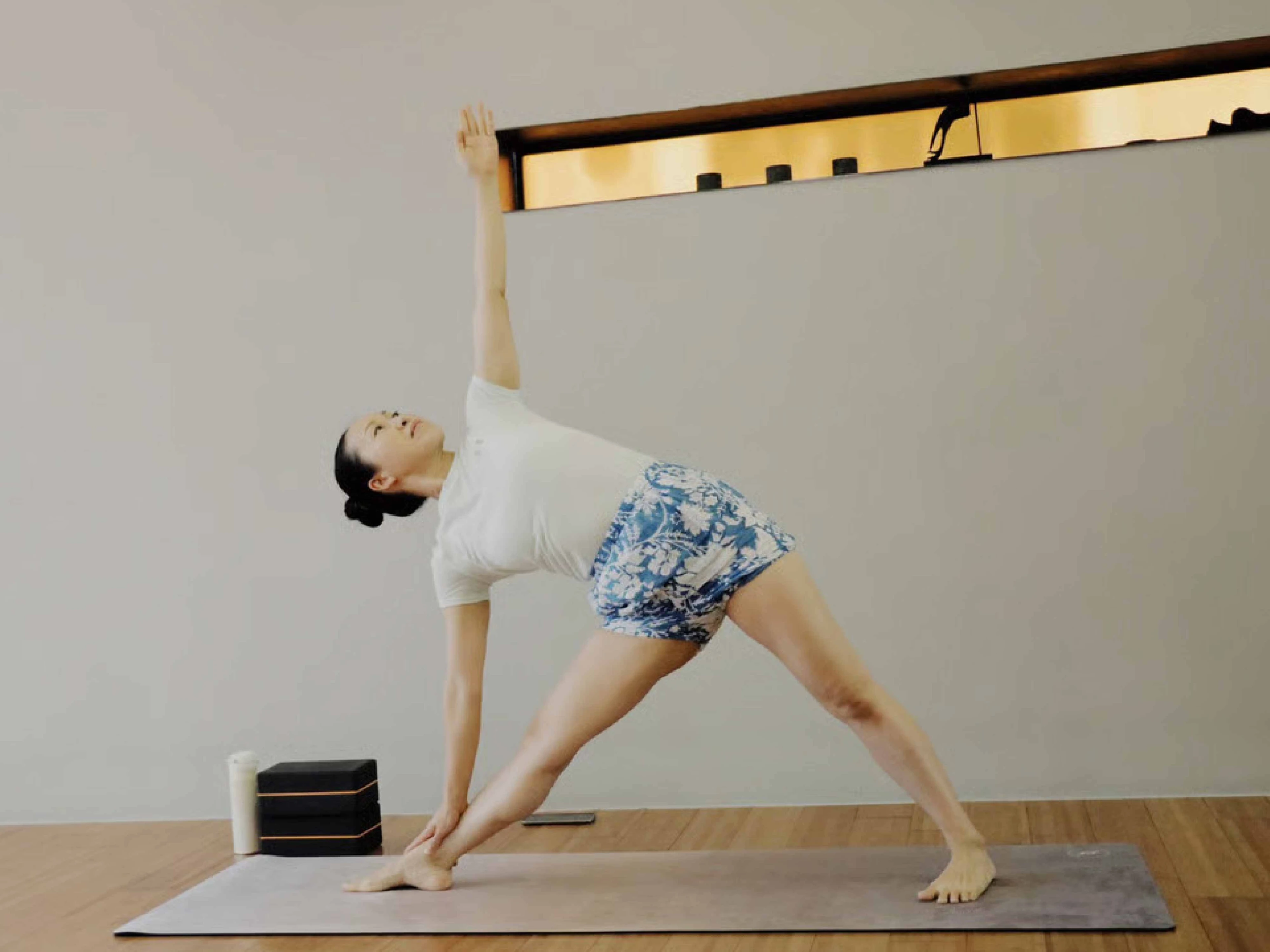 Yoga with Ashley 爆汗推薦 Reckless Red-Om瑜珈墊