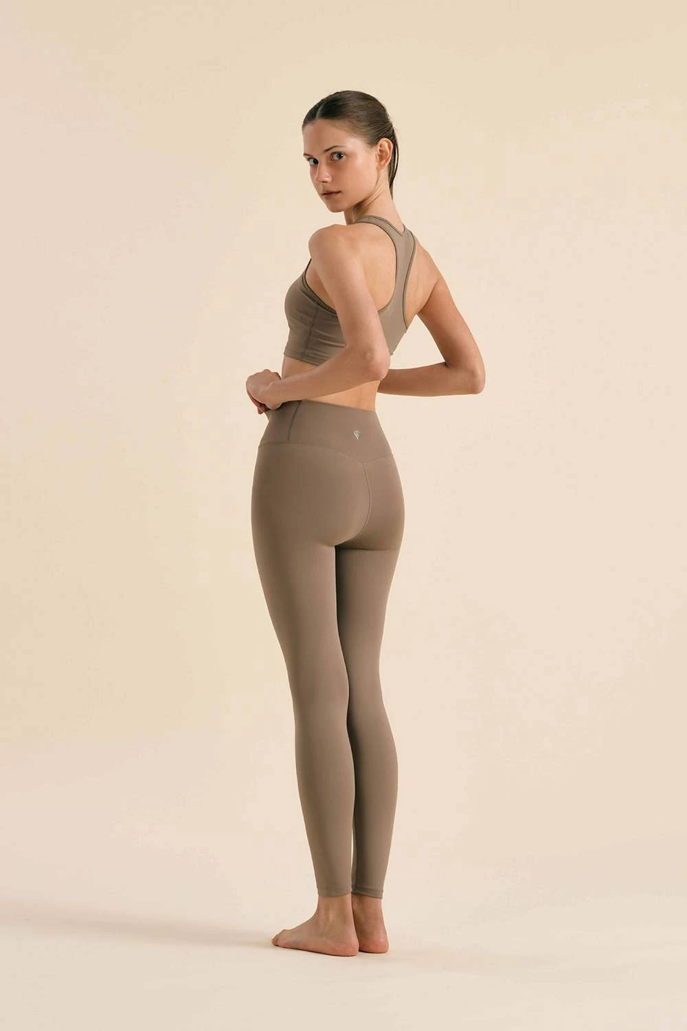 Conchwear Air Light 3D 瑜珈九分褲 摩卡色