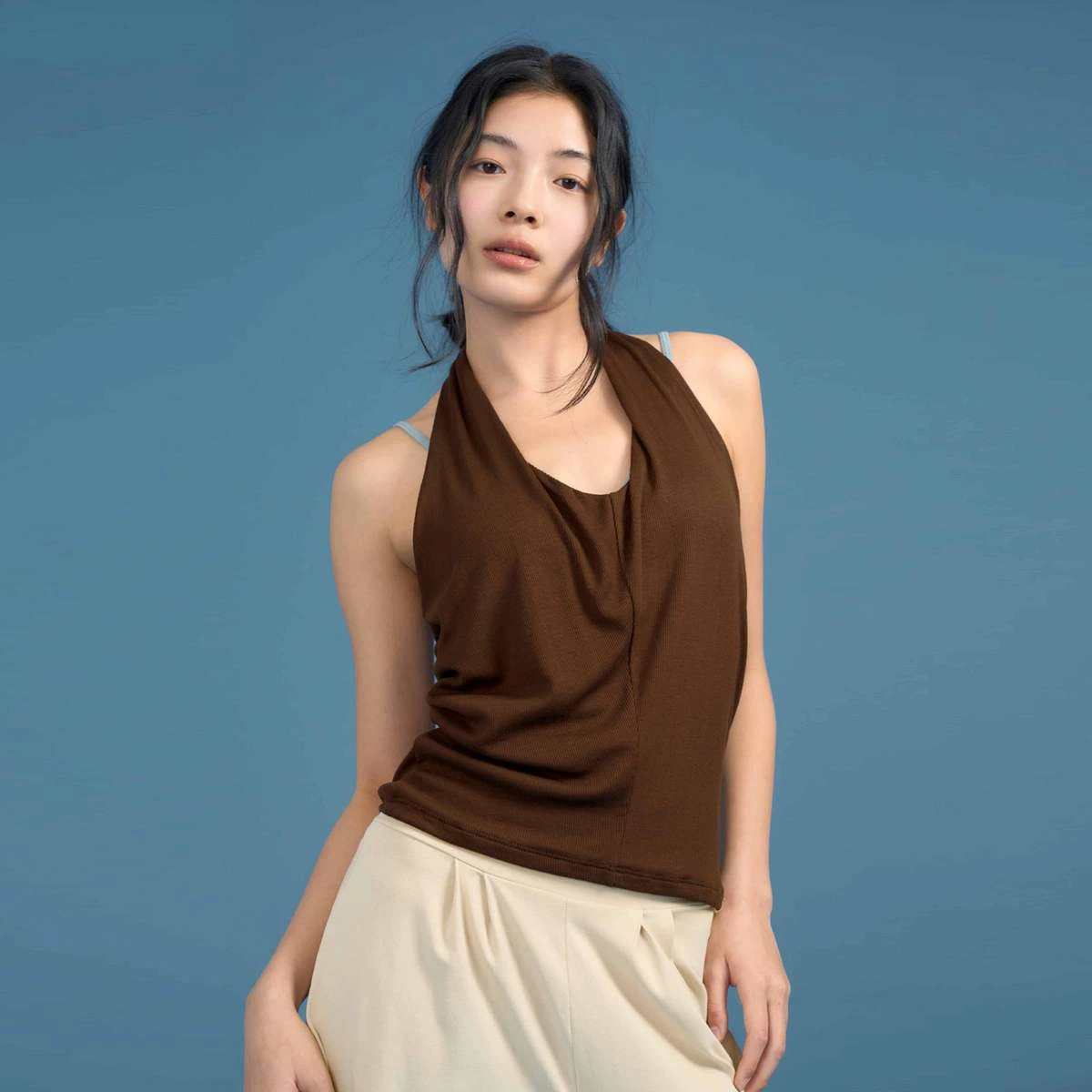 Dhyani 疊穿垂墜掛脖罩衫 紅磚棕